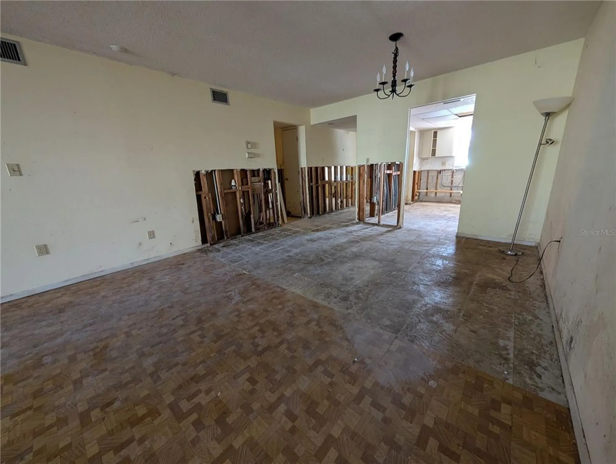 Property Slideshow image 5 of 18 | 3074 lake bayshore dr # o-120, Bradenton, FL, 34205