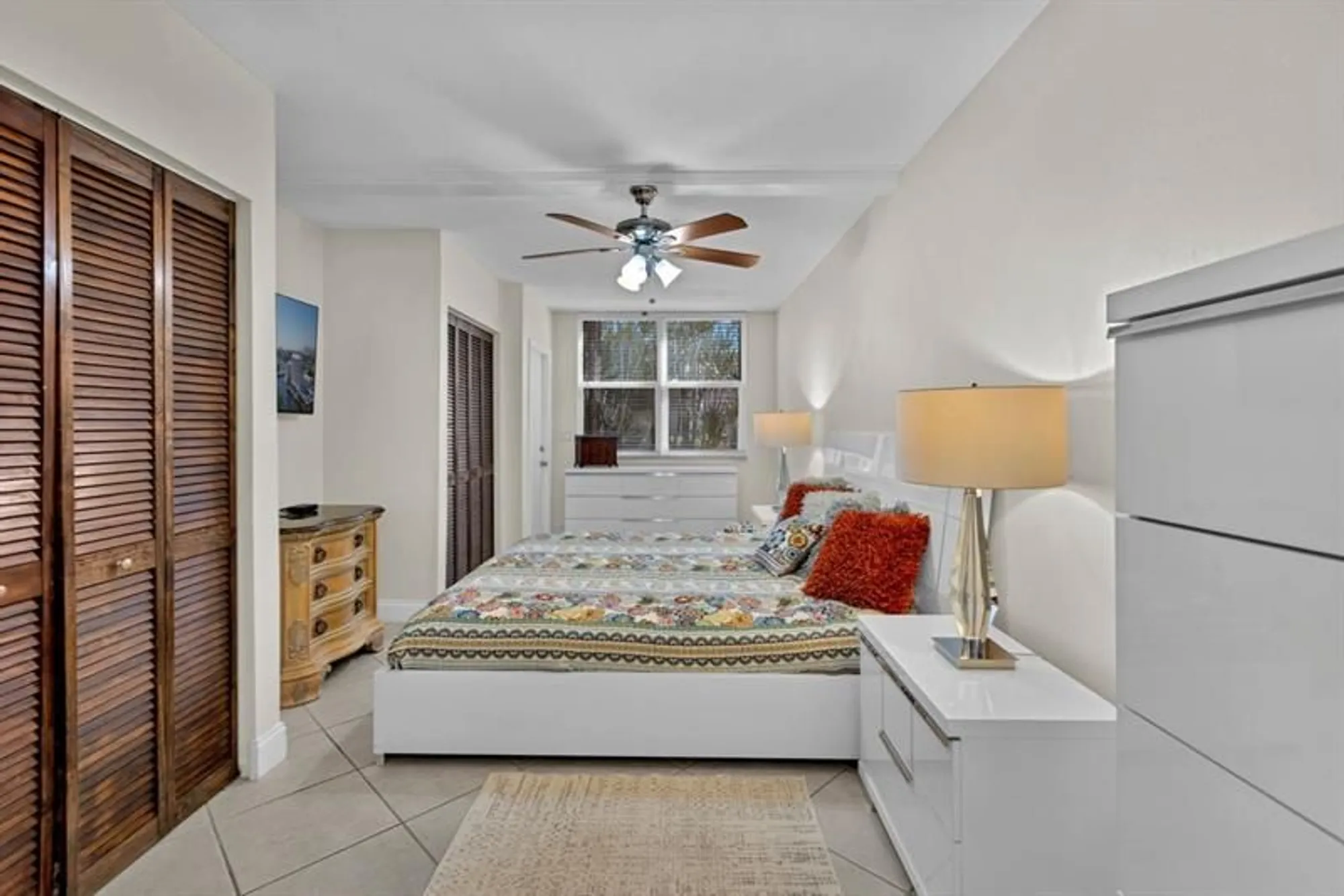 Property Slideshow image 6 of 35 | 6850 royal palm blvd, Margate, FL, 33063
