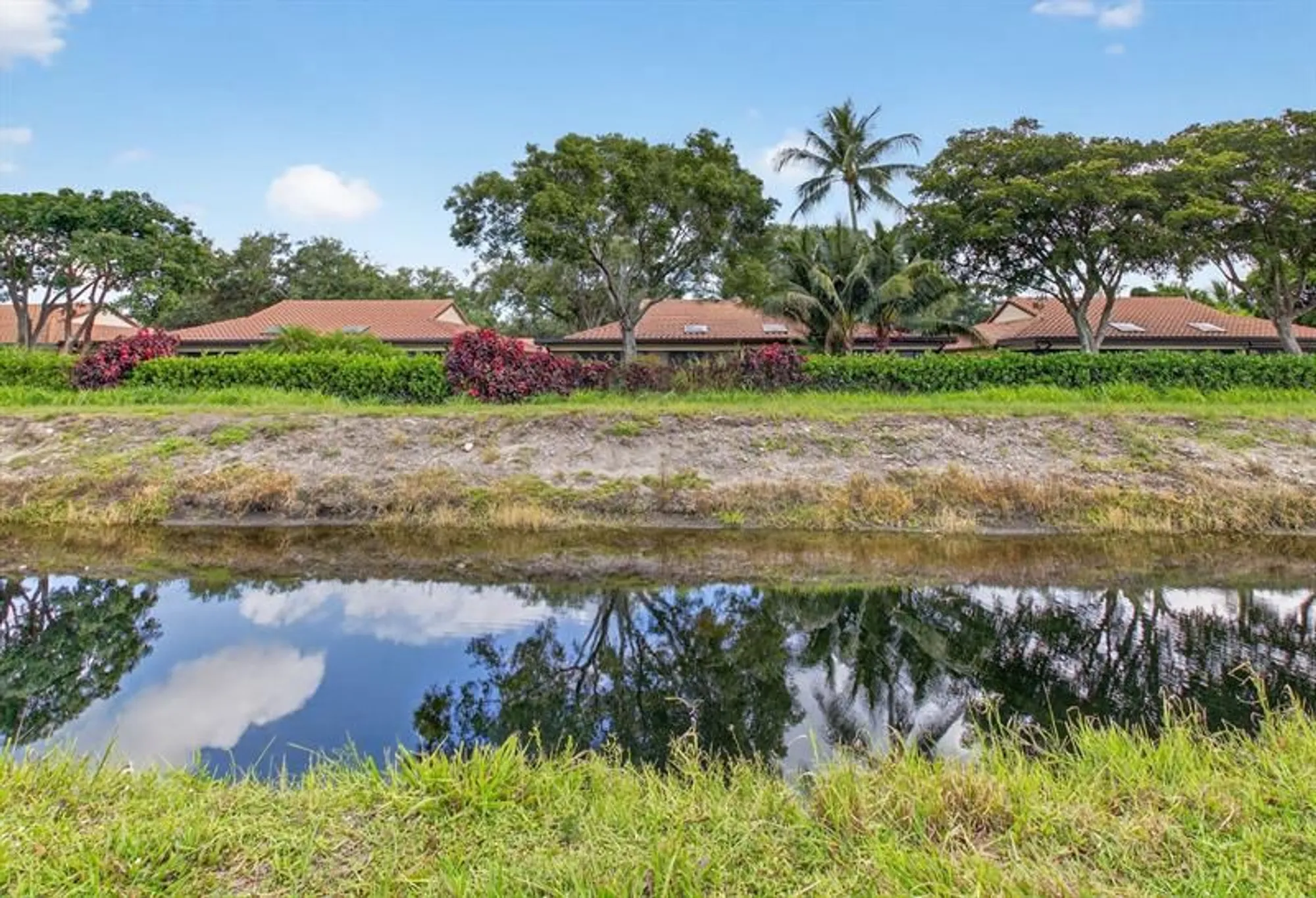 Property Slideshow image 42 of 62 | 5891 royal isles blvd, Boynton Beach, FL, 33437