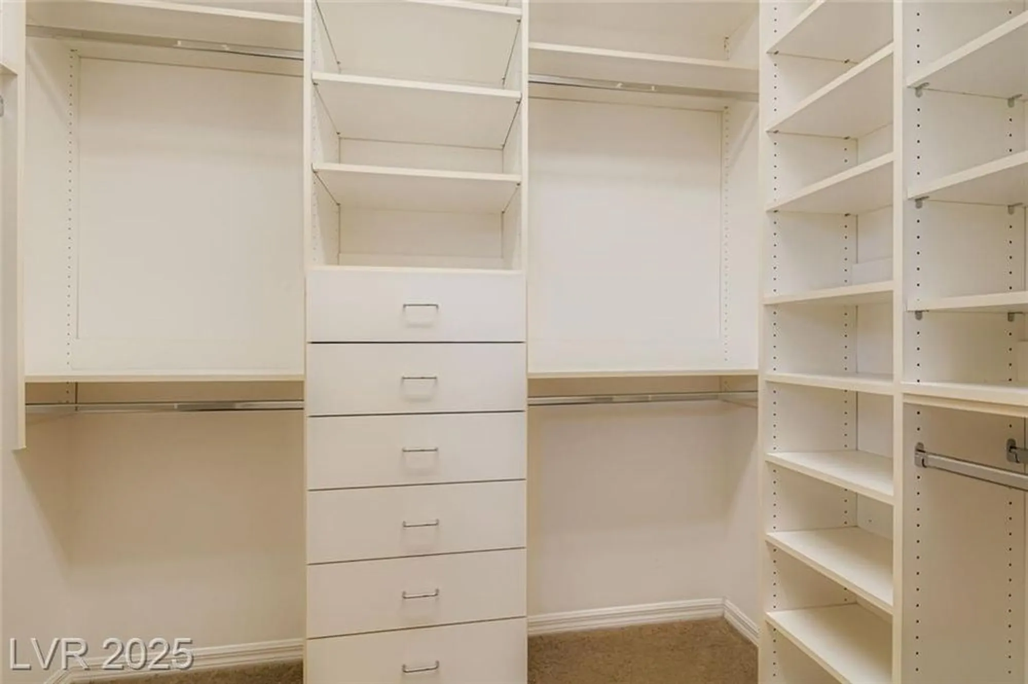 Property Slideshow image 17 of 37 | 10554 sopra ct, Las Vegas, NV, 89135