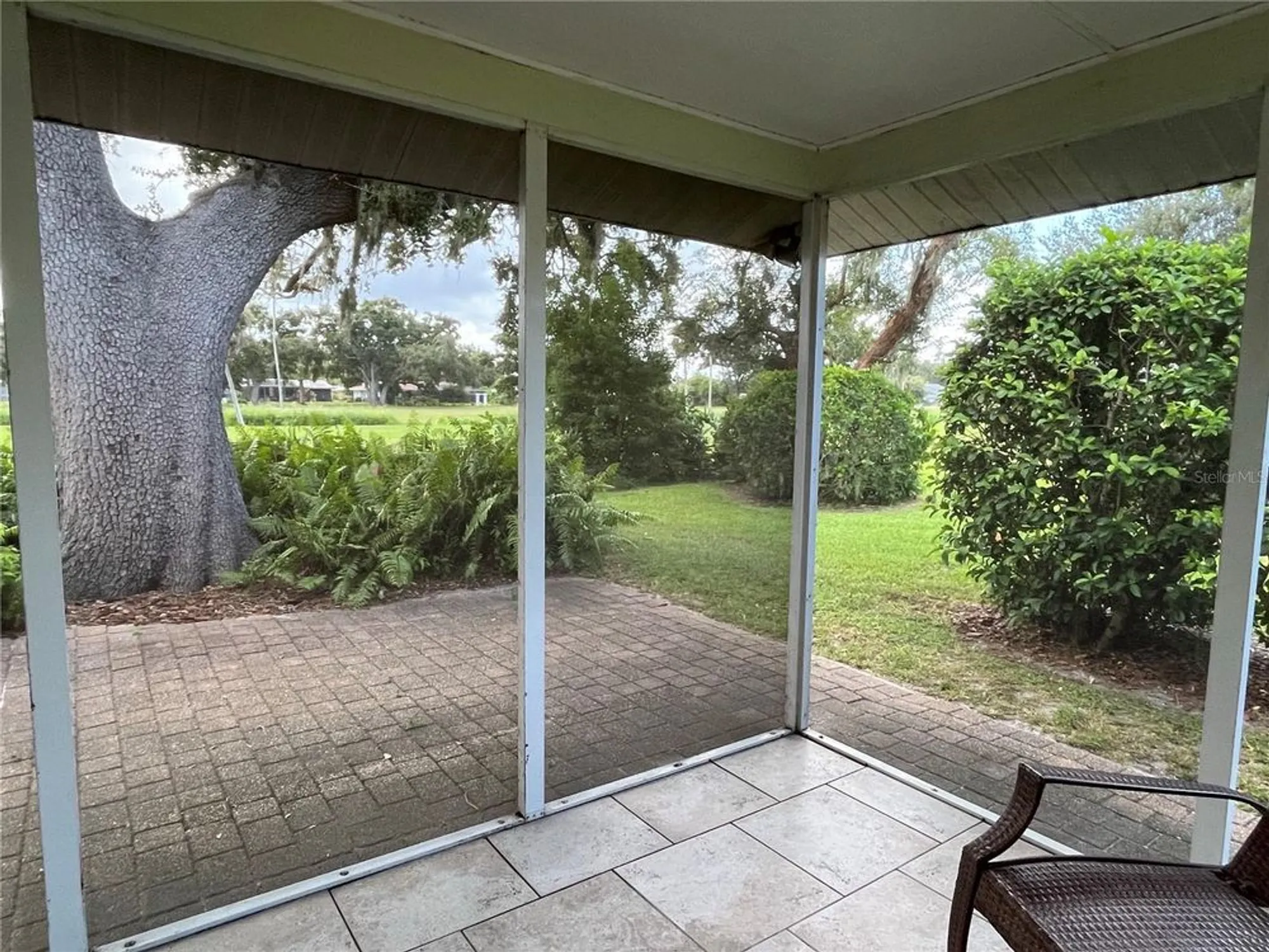 Property Slideshow image 31 of 52 | 3337 spring mill cir, Sarasota, FL, 34239