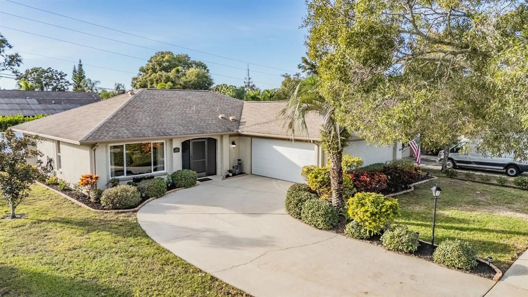 Property Slideshow image 2 of 38 | 2932 macalpin dr, Palm Harbor, FL, 34684