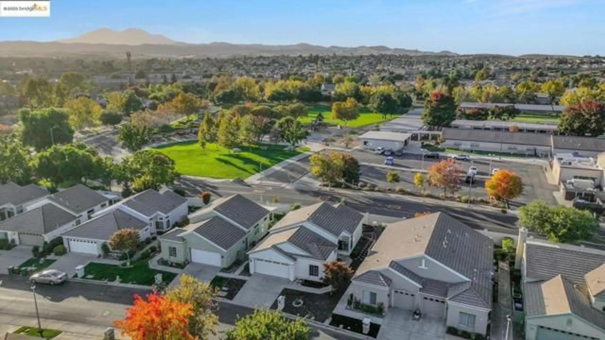 Property Slideshow image 32 of 44 | 1898 crispin dr, Brentwood, CA, 94513