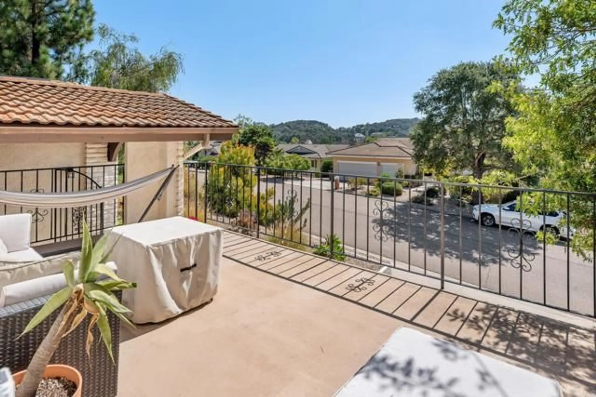 Property Slideshow image 21 of 53 | 10512 moon view way, Escondido, CA, 92026