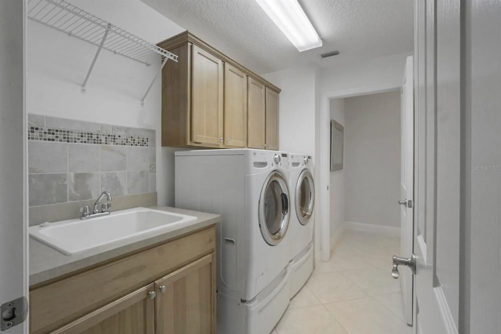 Property Slideshow image 28 of 54 | 415 kilmer way, The Villages, FL, 32162