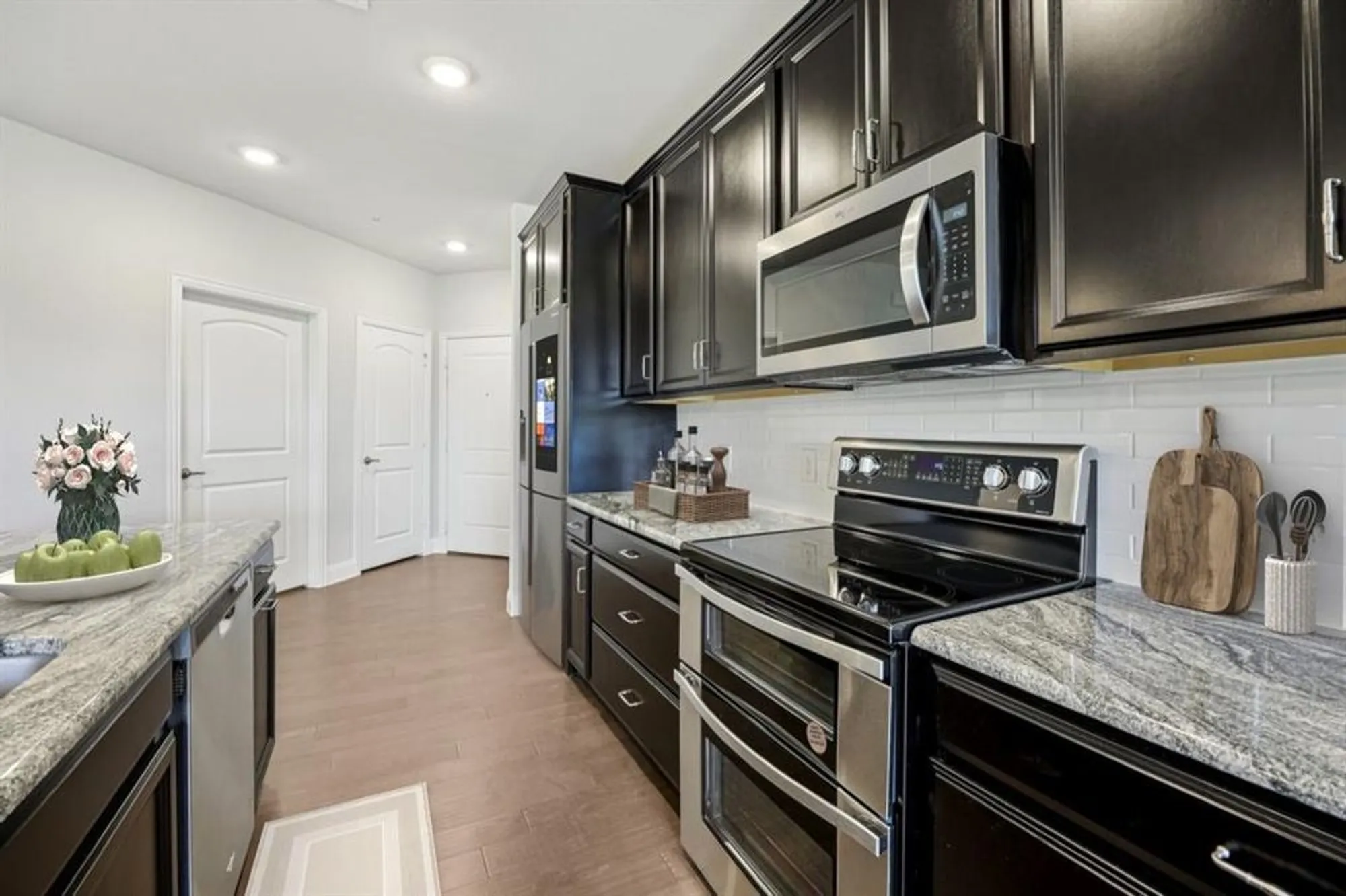 Property Slideshow image 3 of 35 | 1735 wittington pl apt 2203, Dallas, TX, 75234