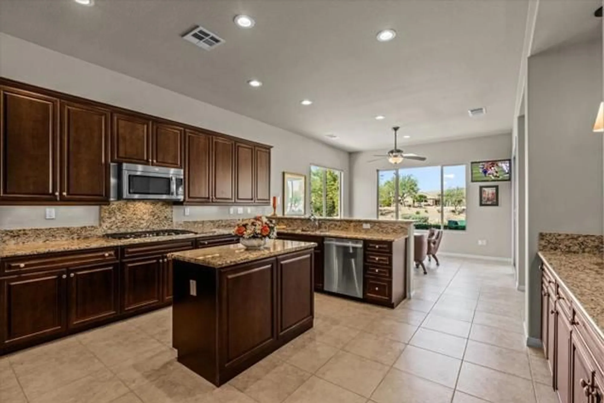 Property Slideshow image 18 of 39 | 81554 avenida estuco, Indio, CA, 92203