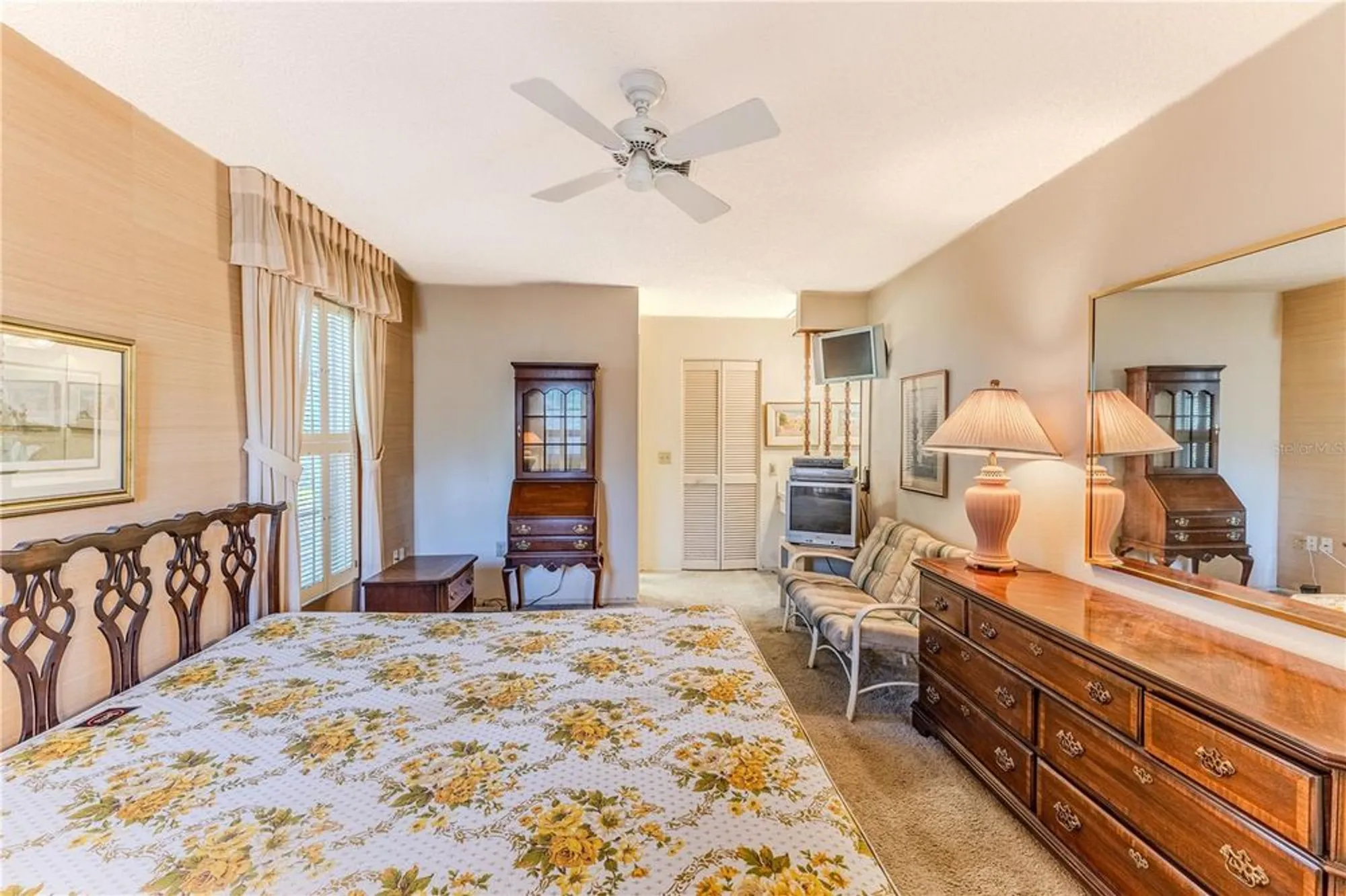 Property Slideshow image 33 of 73 | 2193 timber lodge ln, Spring Hill, FL, 34606