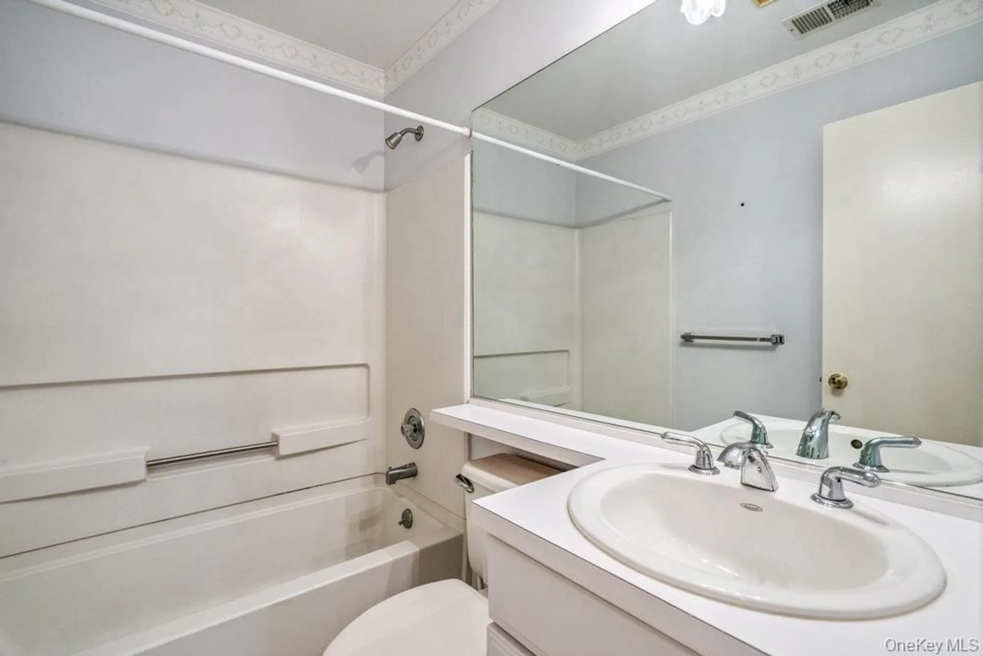 Property Slideshow image 20 of 35 | 914 fenway rd, Saint James, NY, 11780