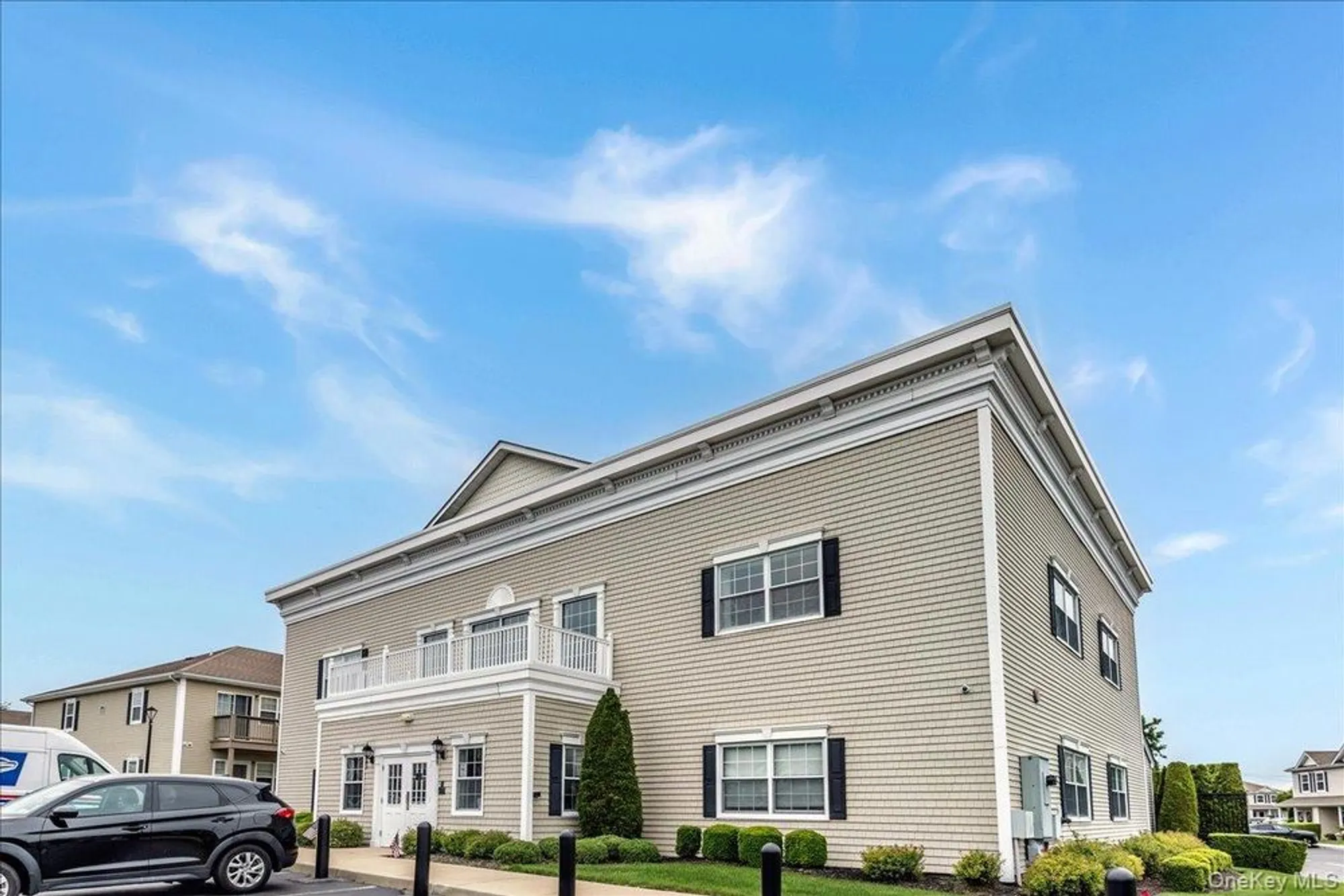 Property Slideshow image 15 of 20 | 802 willow ln uppr level, Valley Stream, NY, 11580