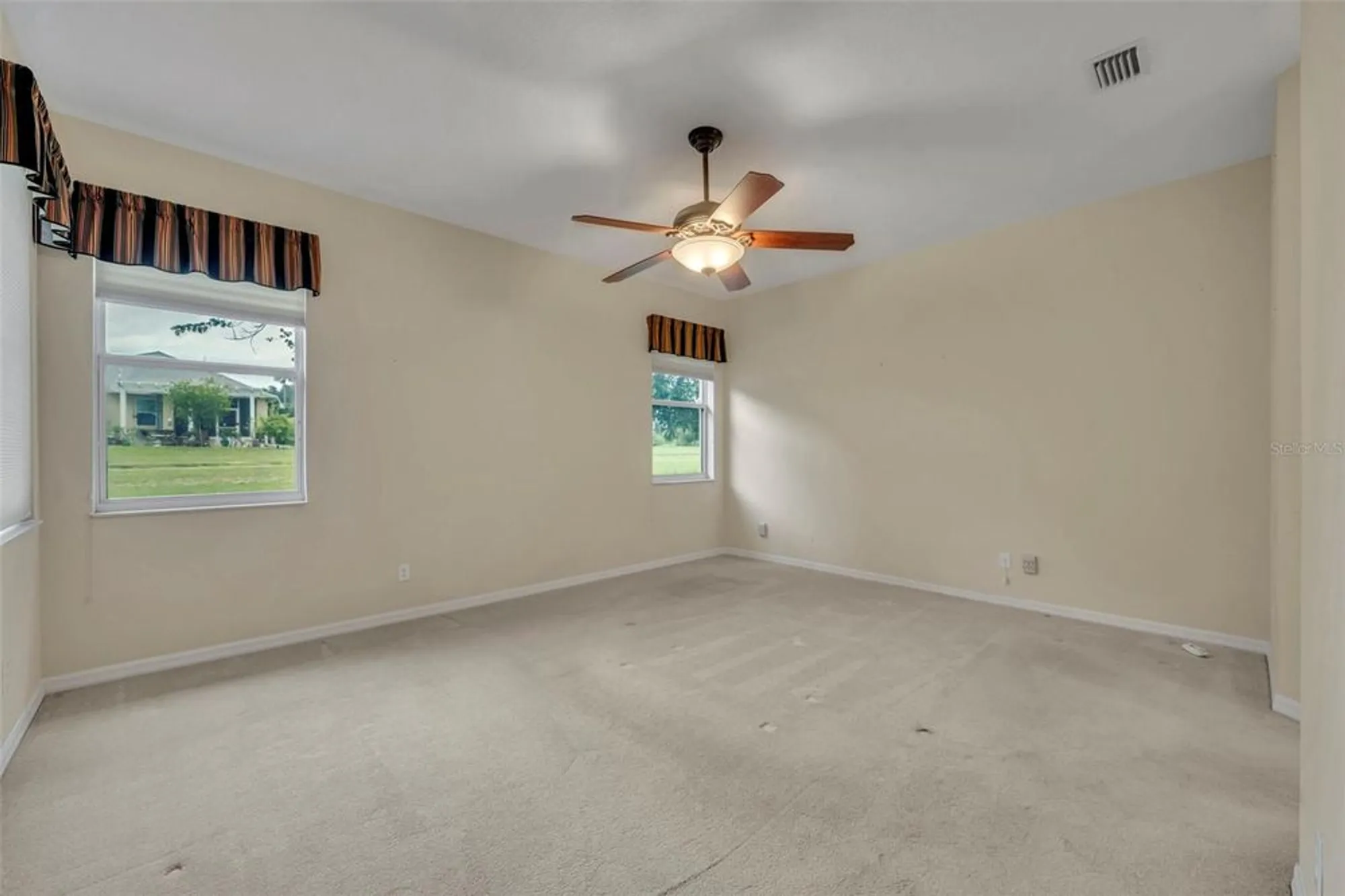 Property Slideshow image 25 of 52 | 5837 bounty cir, Tavares, FL, 32778