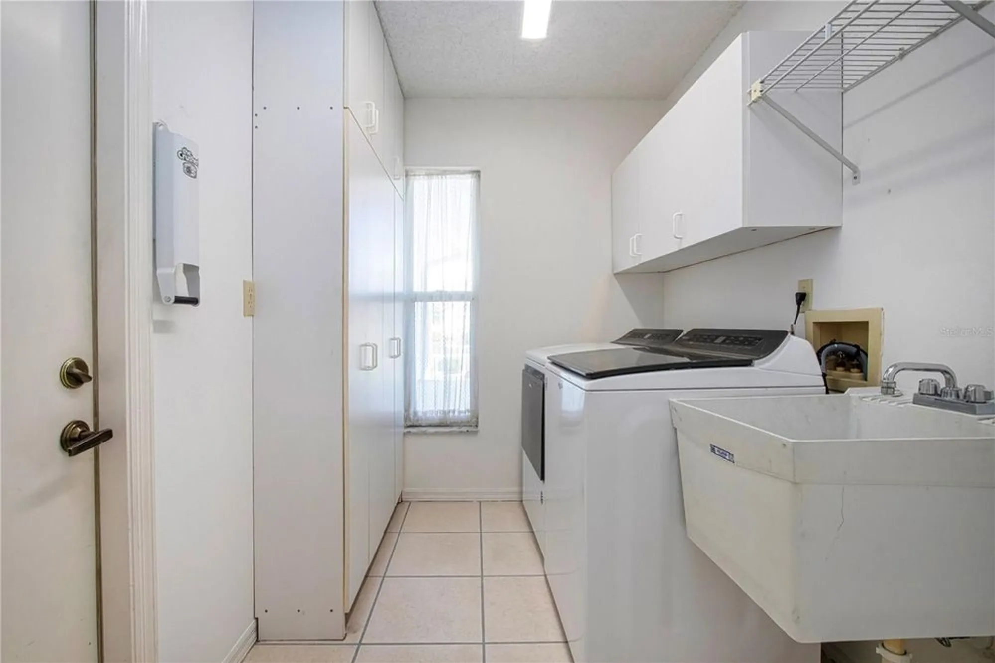 Property Slideshow image 42 of 60 | 2016 new bedford dr, Sun City Center, FL, 33573