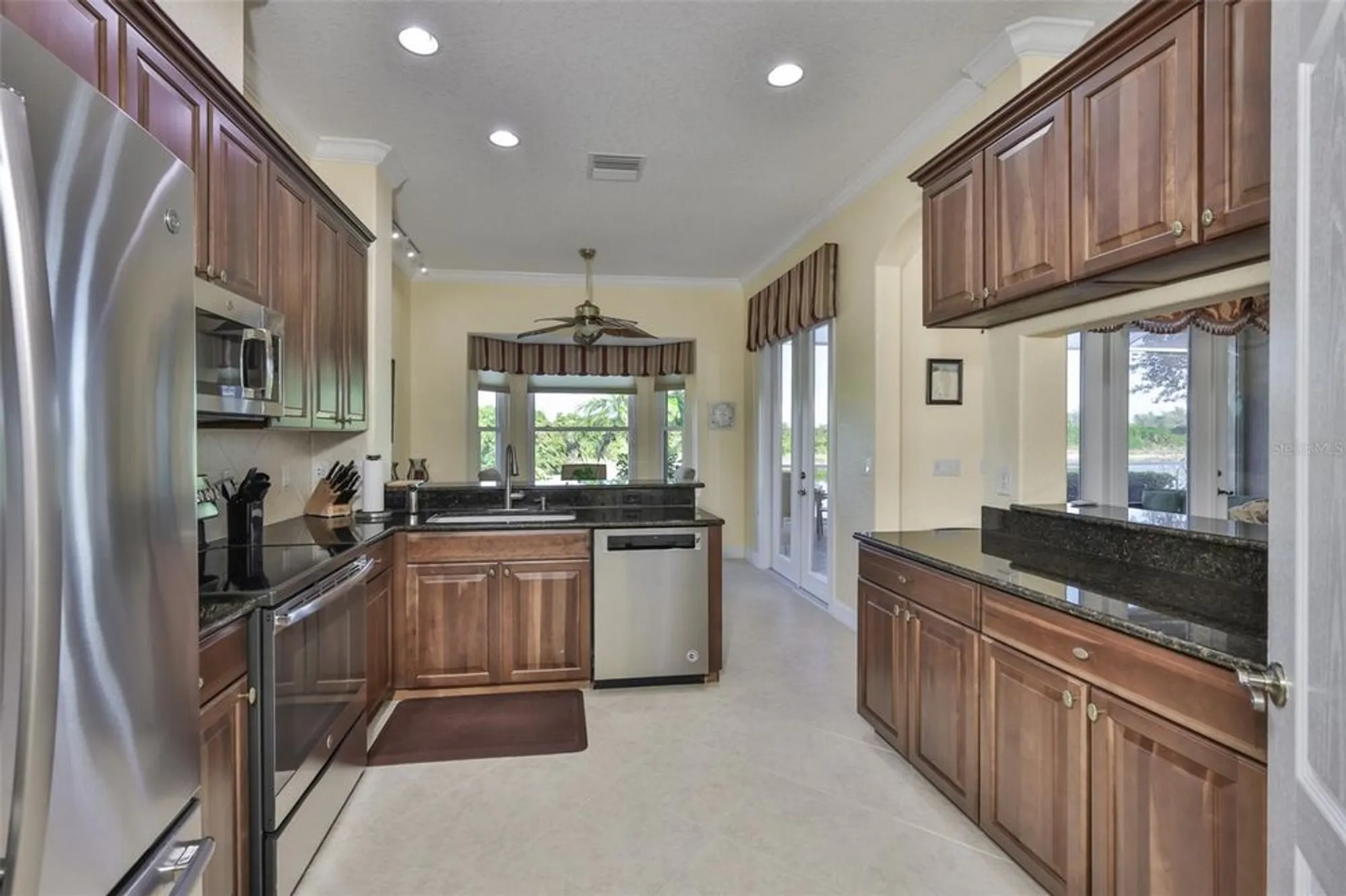Property Slideshow image 11 of 48 | 327 noble faire dr, Sun City Center, FL, 33573
