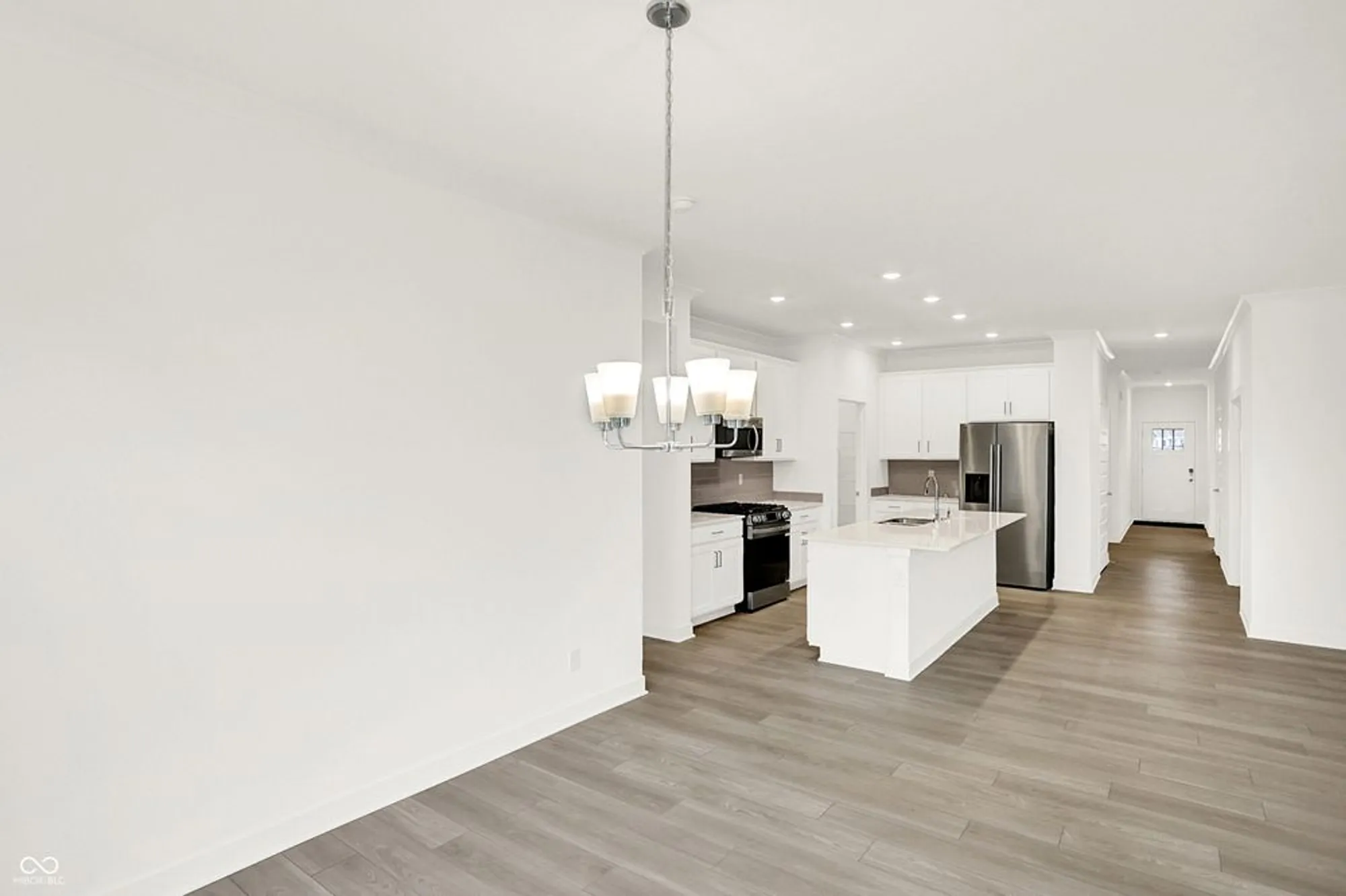 Property Slideshow image 11 of 37 | 5351 nettleton way, Avon, IN, 46123