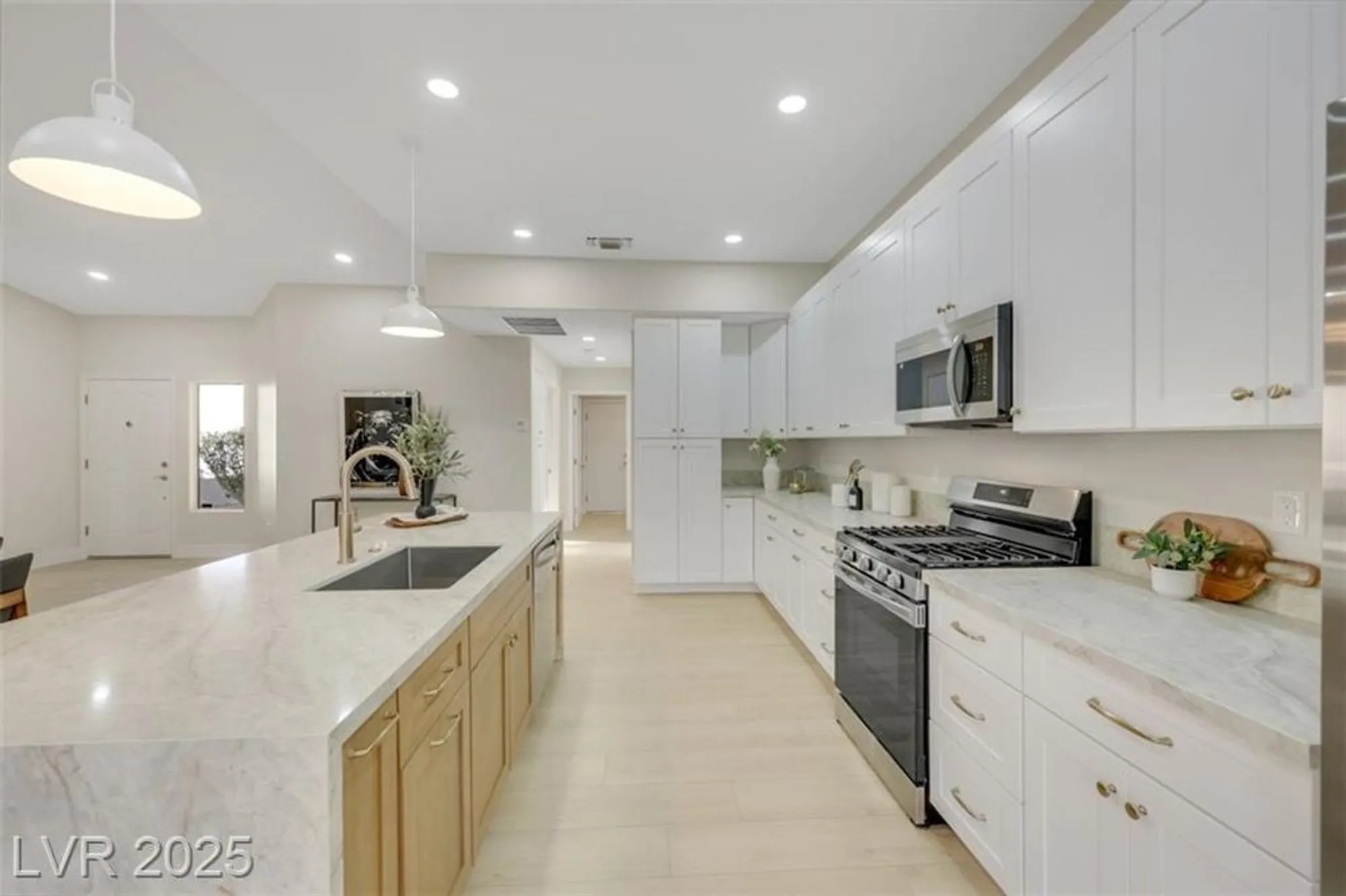 Property Slideshow image 6 of 31 | 2441 banora point dr, Las Vegas, NV, 89134