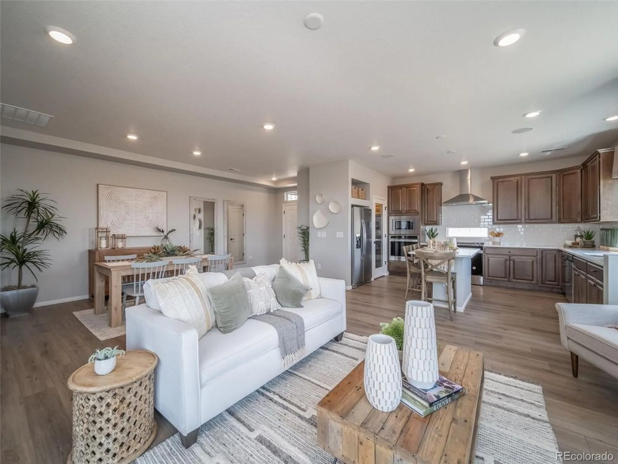 Property Slideshow image 8 of 17 | 21875 e 51st dr, Aurora, CO, 80019