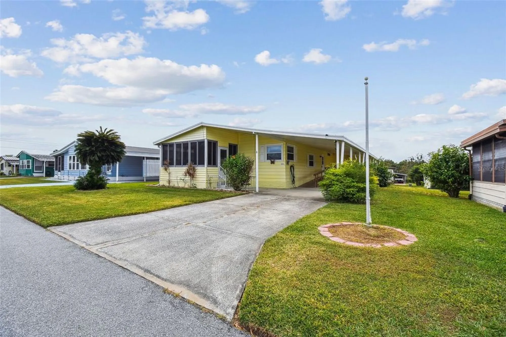 Property Slideshow image 2 of 77 | 1811 sherwood hill dr, Lakeland, FL, 33810