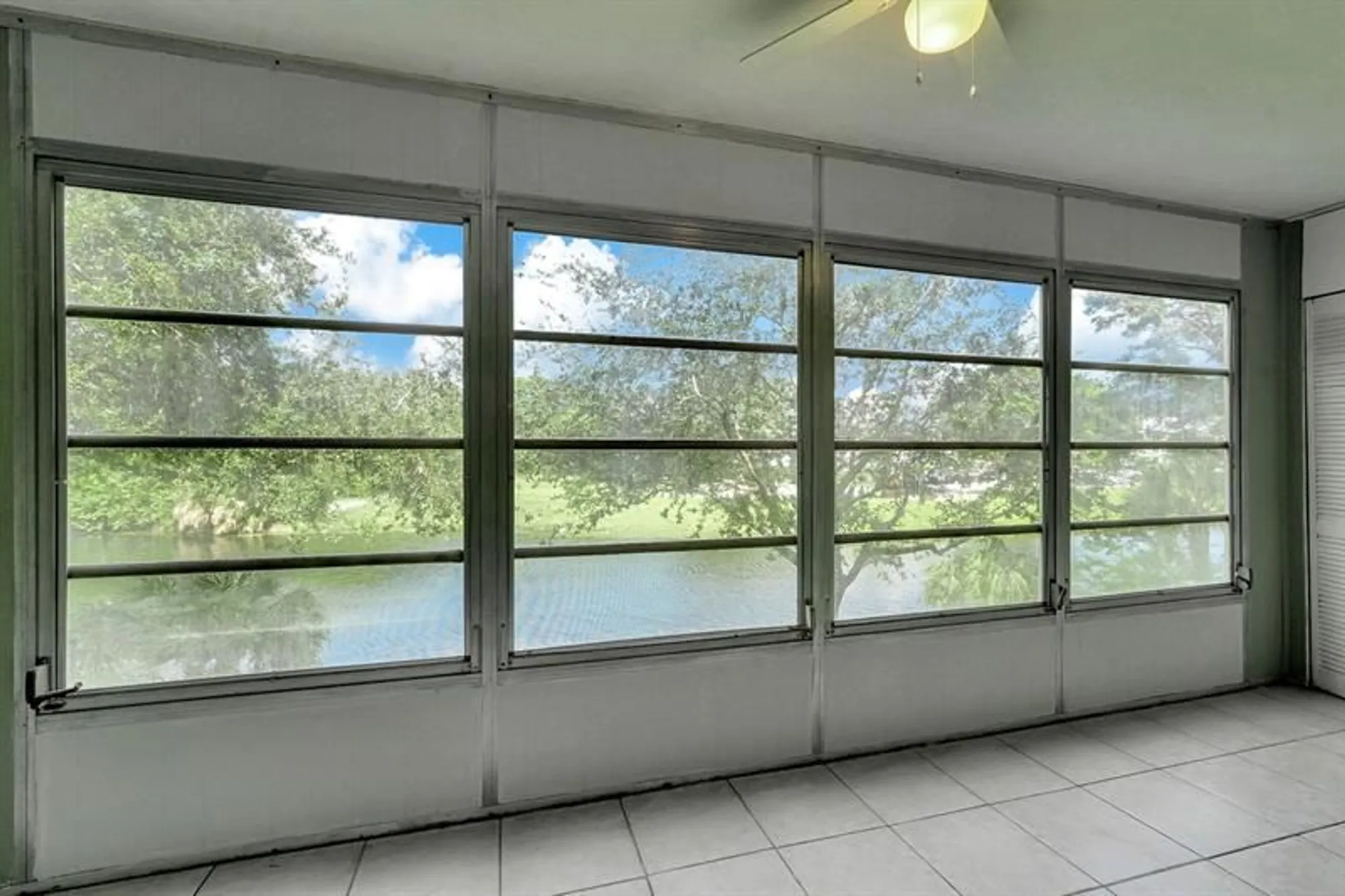 Property Slideshow image 24 of 47 | 2038 newport h # 2038, Deerfield Beach, FL, 33442