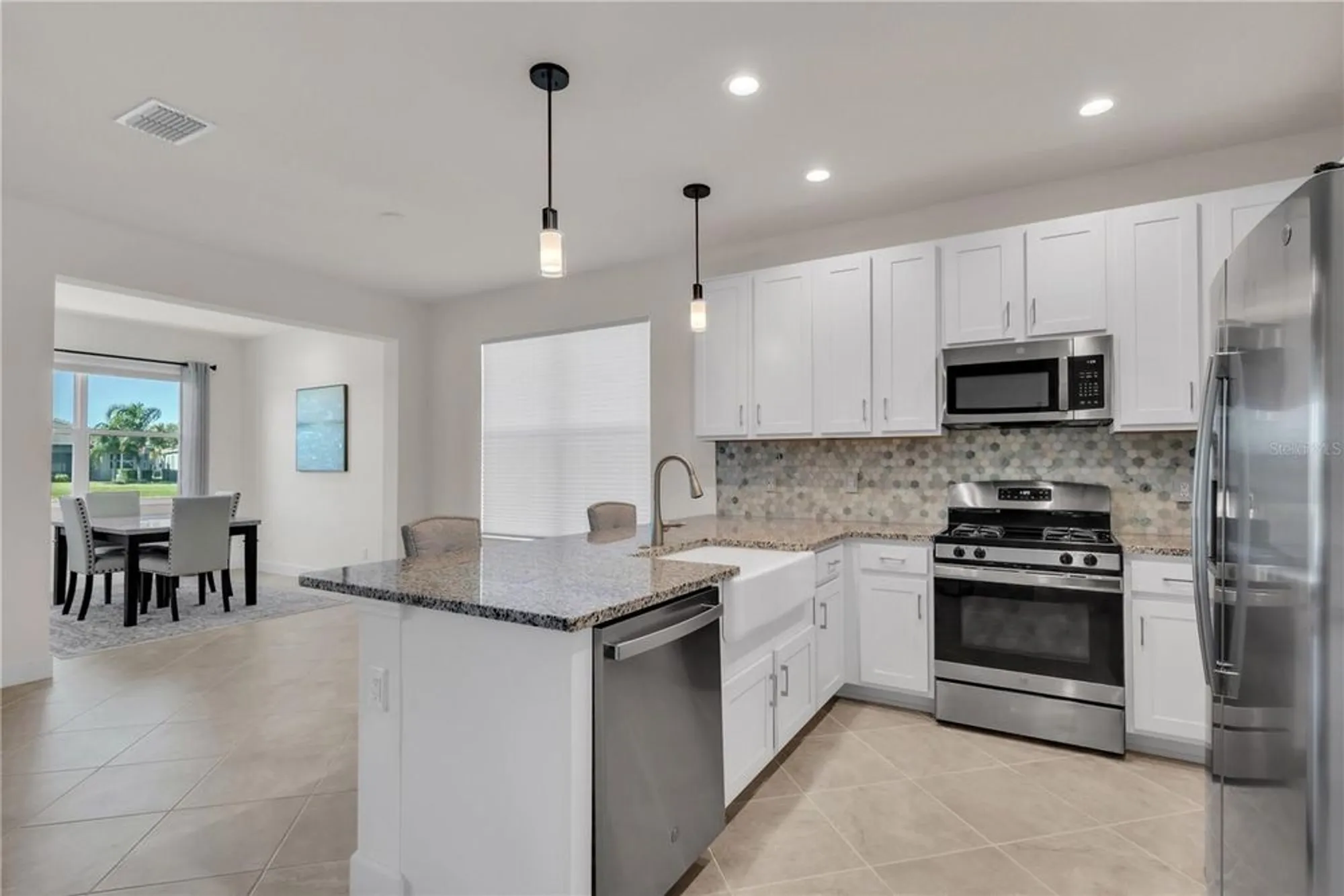 Property Slideshow image 17 of 48 | 15513 santa pola dr, Wimauma, FL, 33598