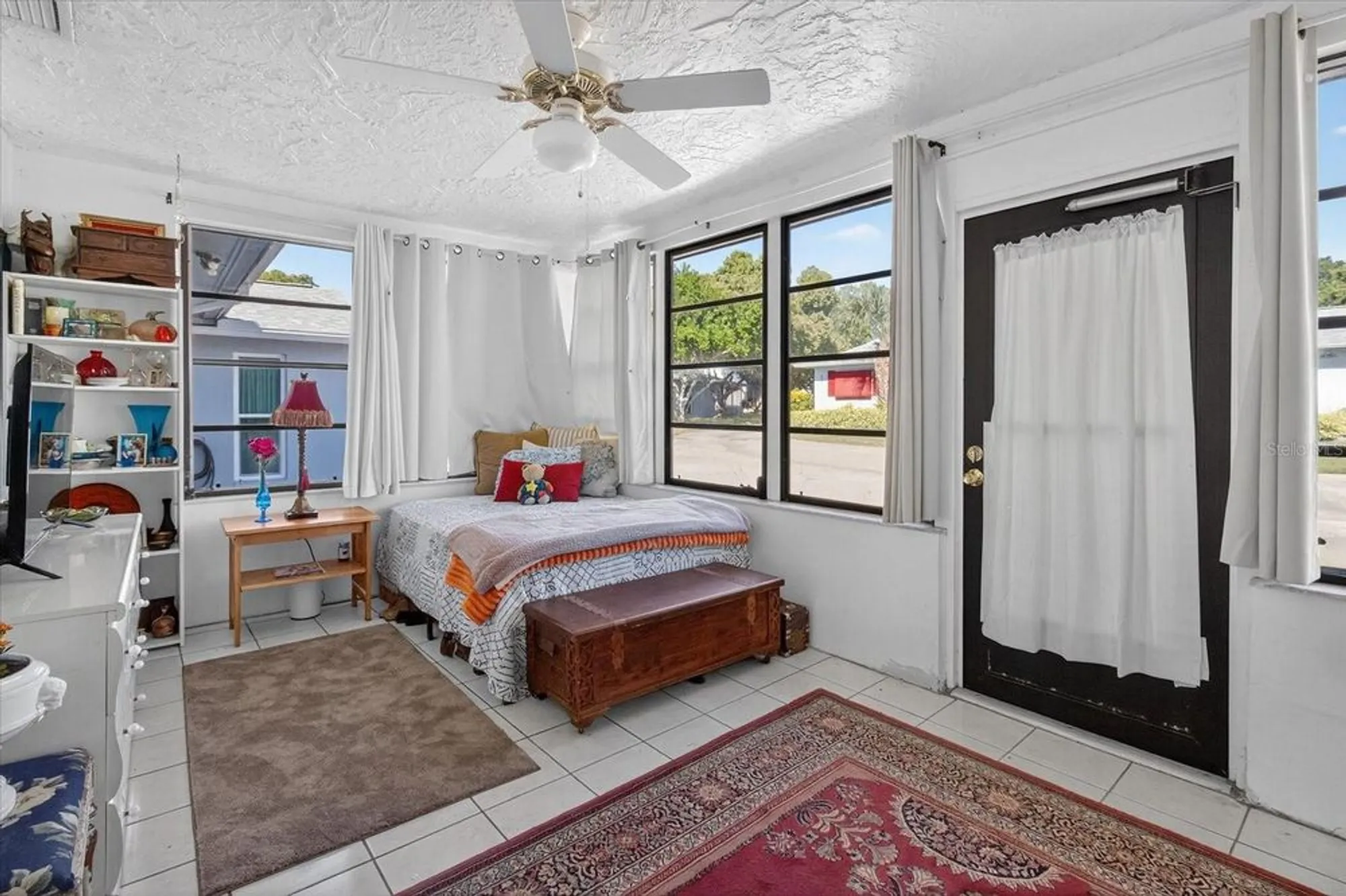 Property Slideshow image 9 of 51 | 1605 whitebridge dr b, Palm Harbor, FL, 34684