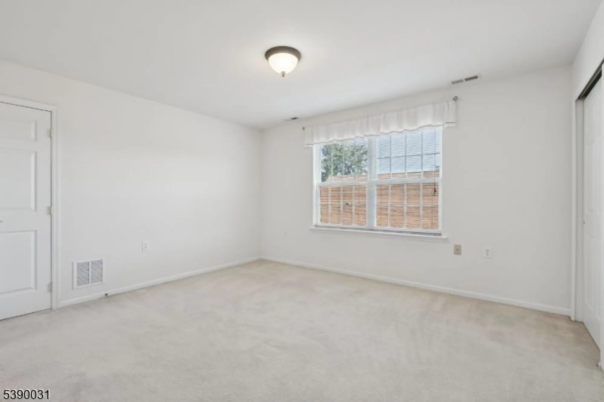 Property Slideshow image 20 of 42 | 29 medici dr, Somerset, NJ, 08873