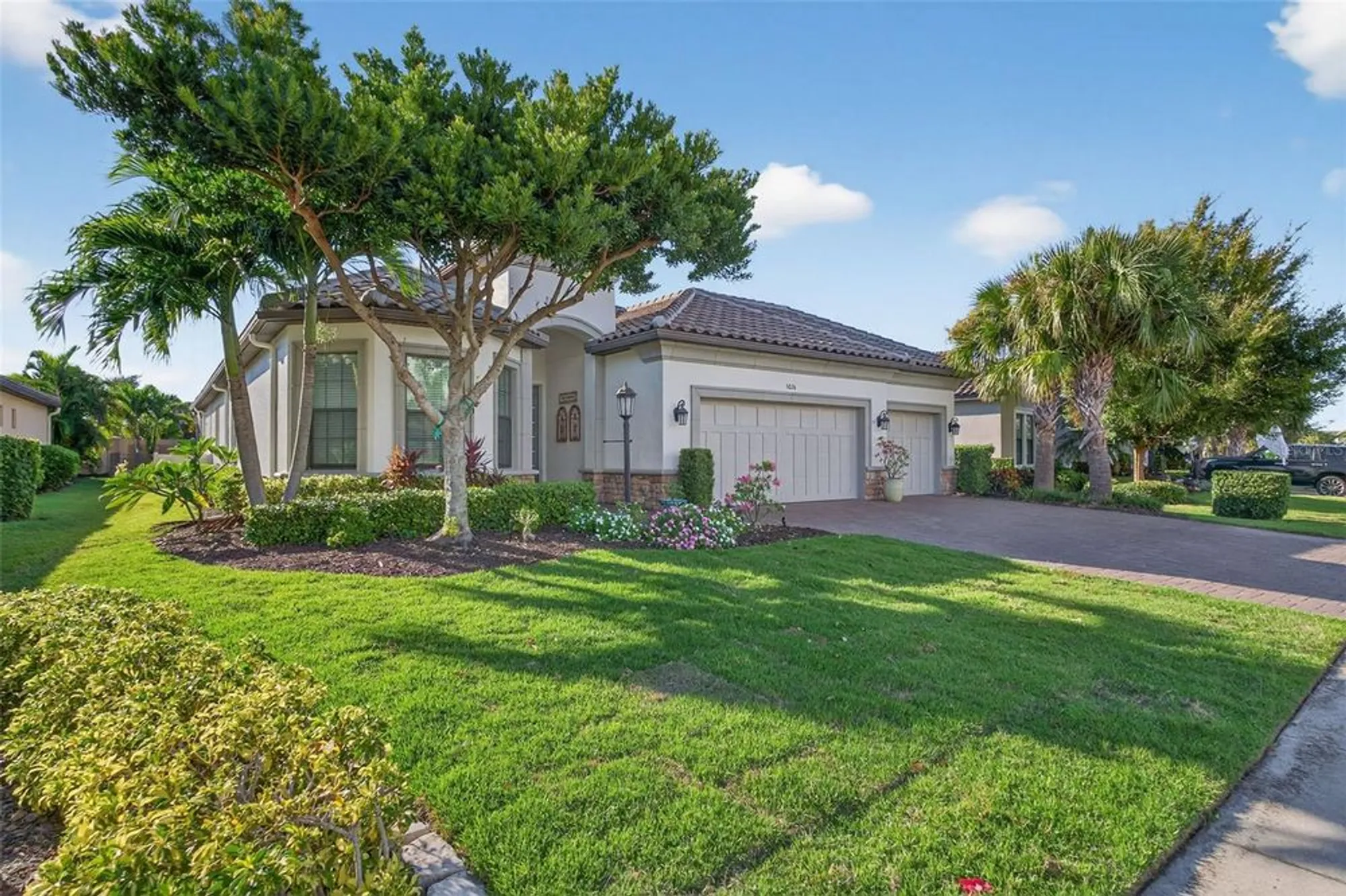 Property Slideshow image 2 of 74 | 5026 tivoli run, Bradenton, FL, 34211