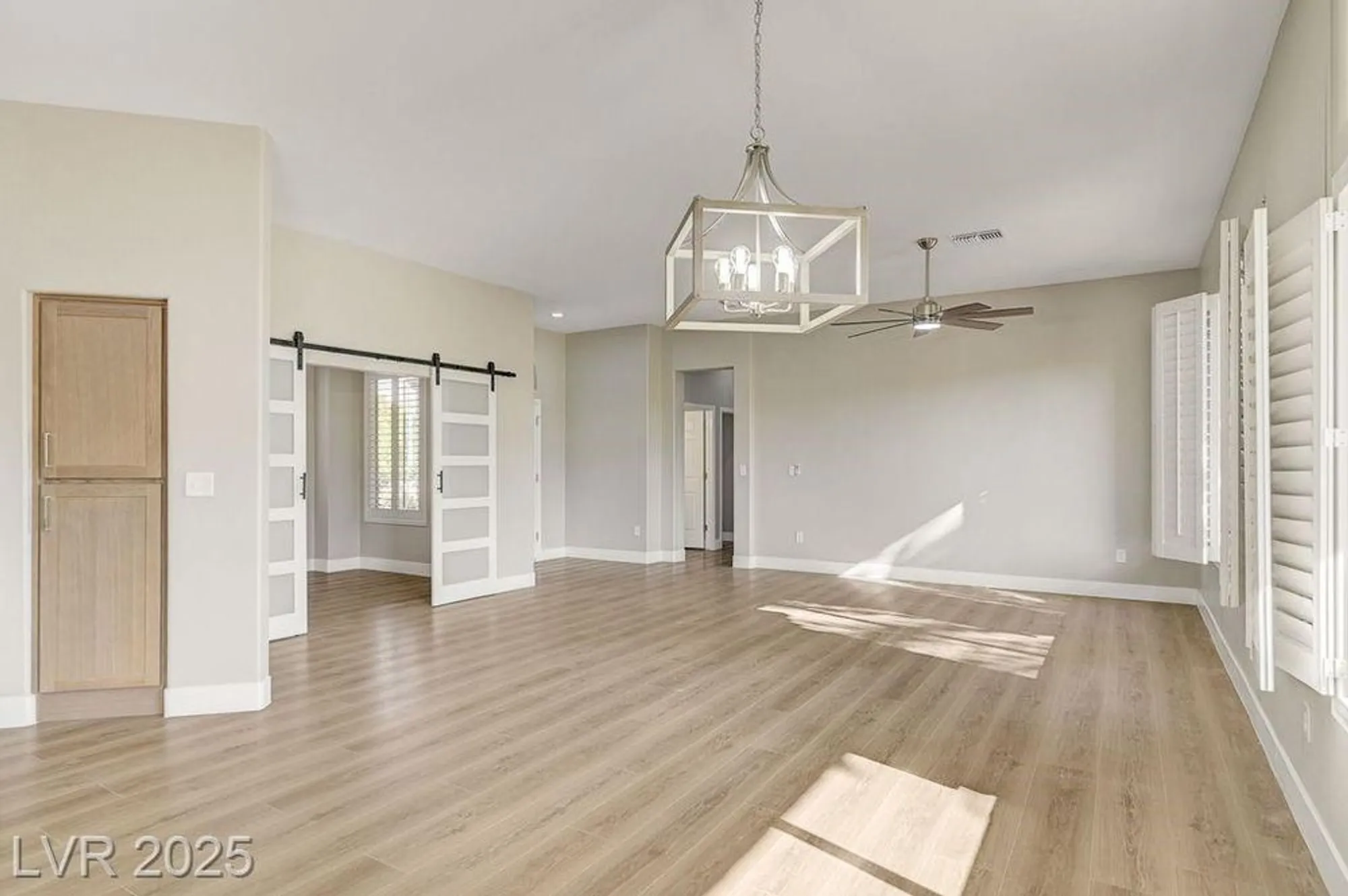 Property Slideshow image 16 of 43 | 9937 villa ridge dr, Las Vegas, NV, 89134