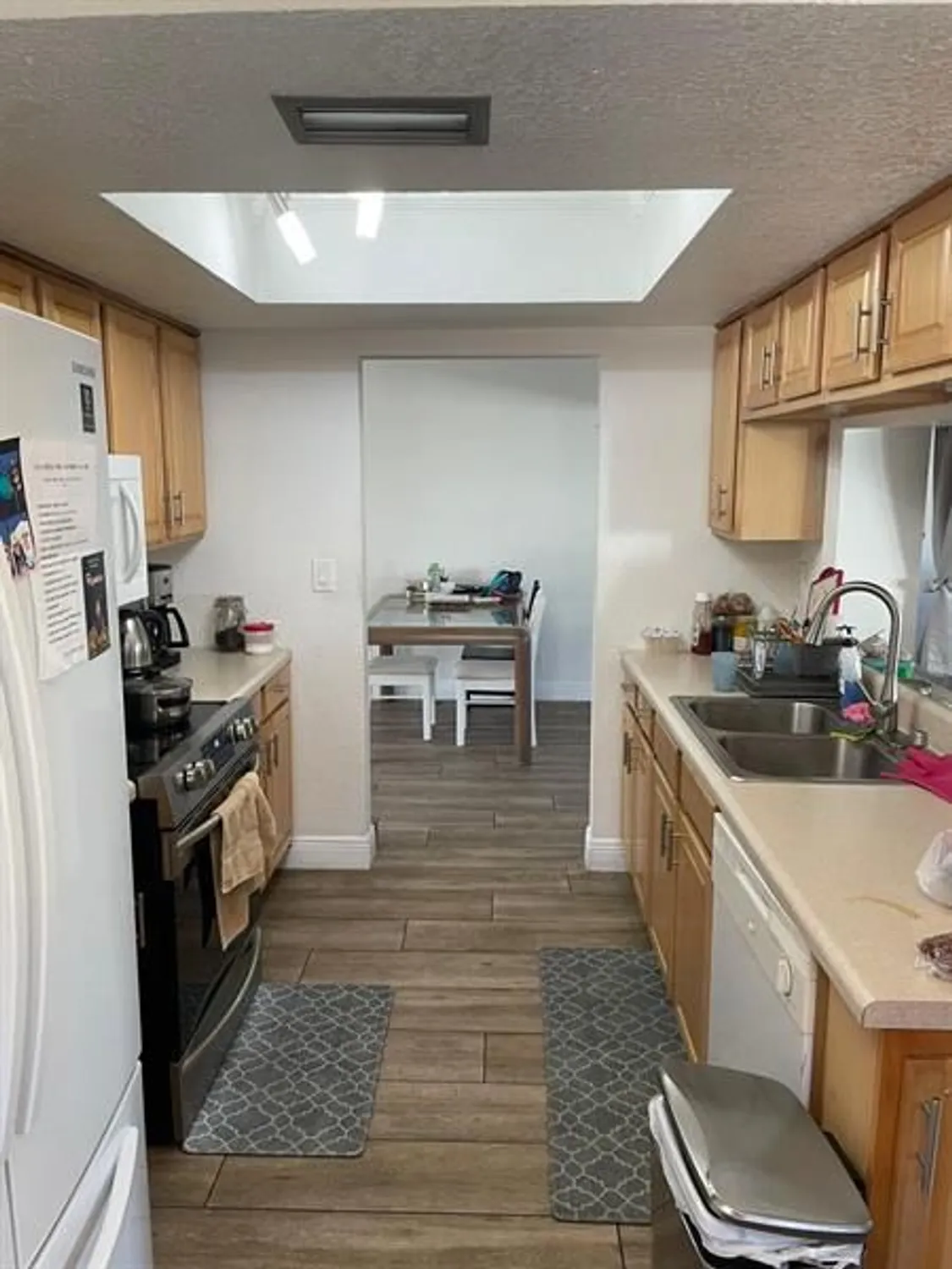 Property Slideshow image 8 of 20 | 4401 nw 43rd ave, Tamarac, FL, 33319