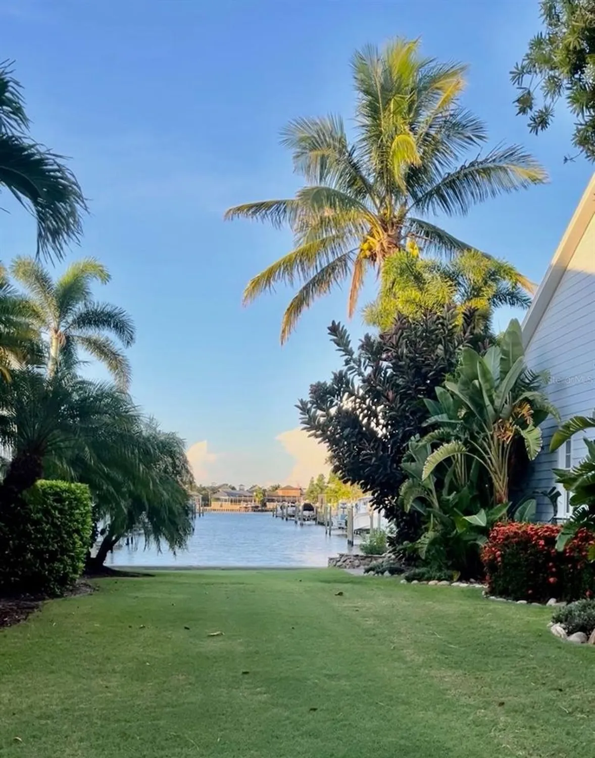 Property Slideshow image 2 of 72 | 618 islebay dr, Apollo Beach, FL, 33572