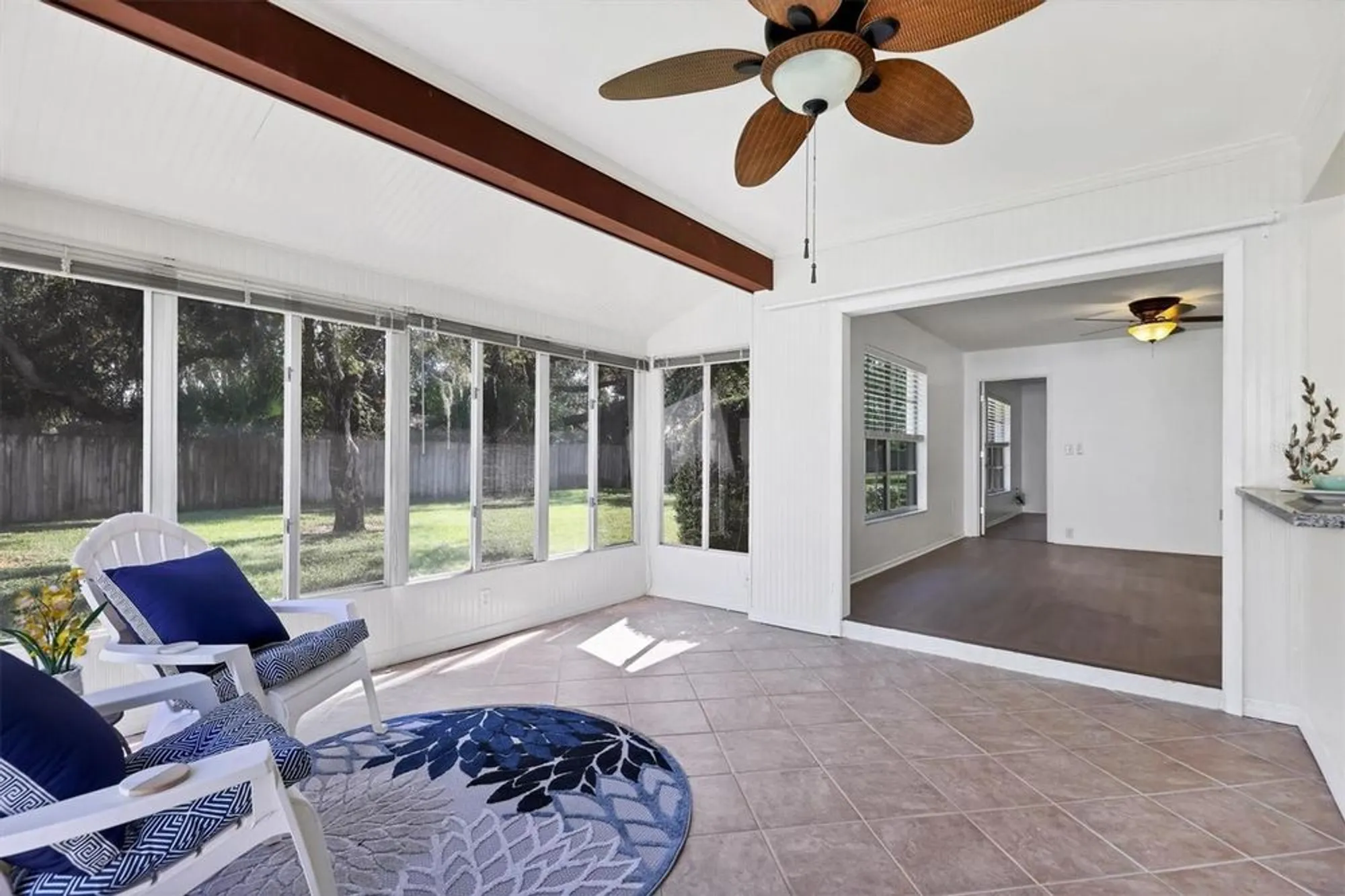 Property Slideshow image 17 of 44 | 4247 oakhurst cir 3033, Sarasota, FL, 34233