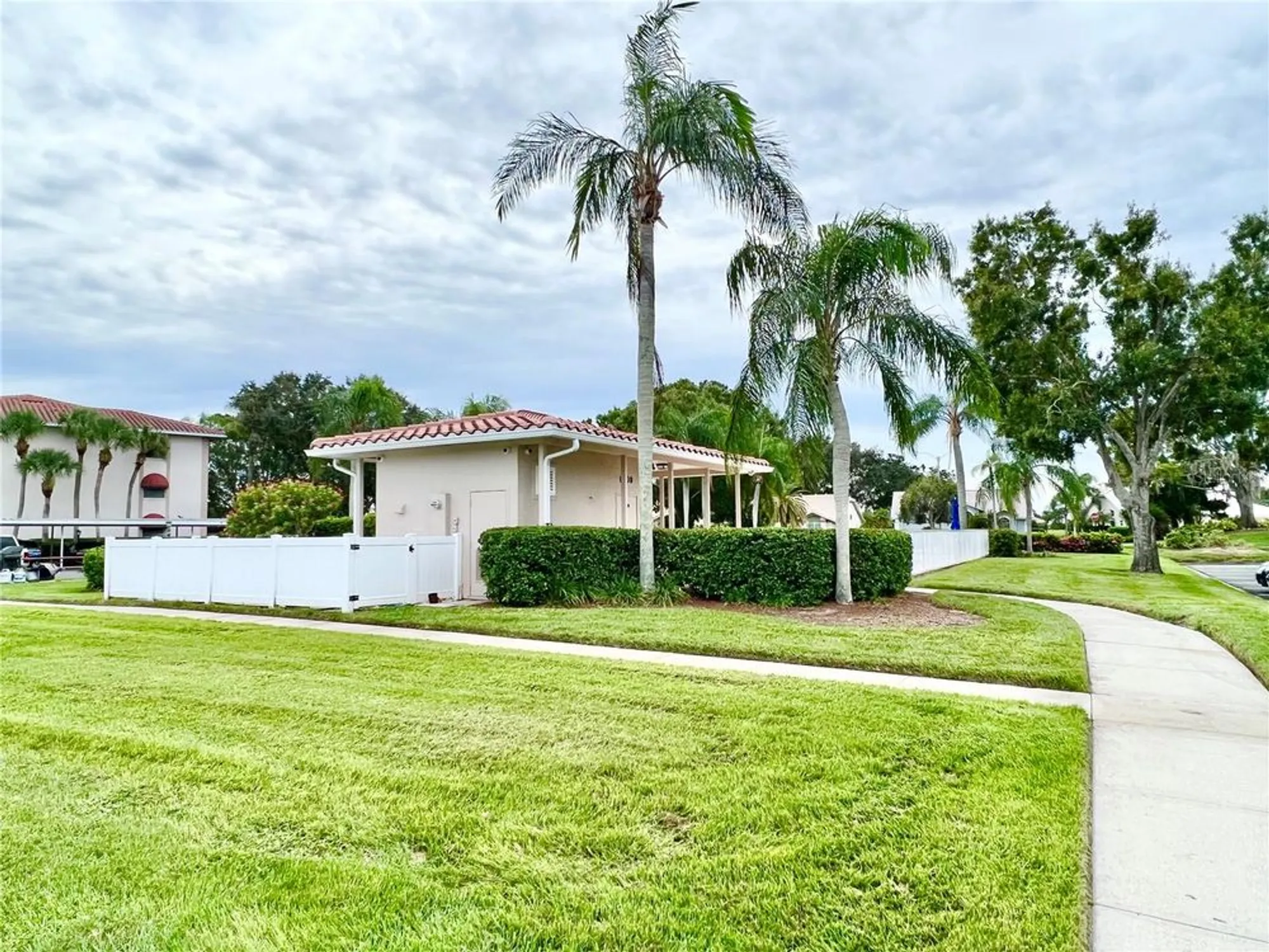 Property Slideshow image 32 of 46 | 6501 stone river rd 203, Bradenton, FL, 34203