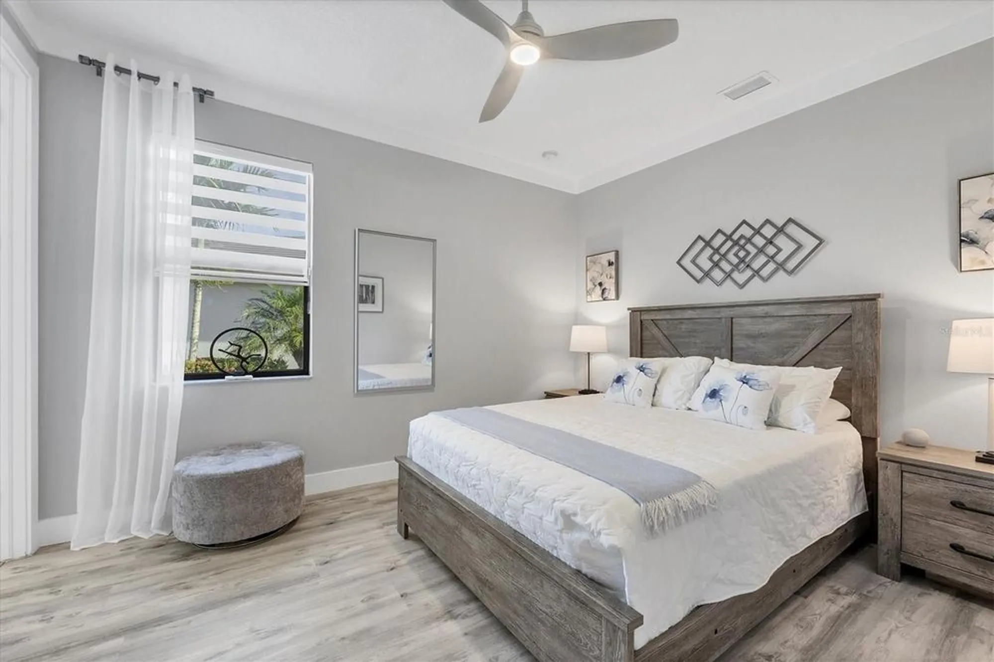 Property Slideshow image 22 of 60 | 4947 surfside cir, Bradenton, FL, 34211