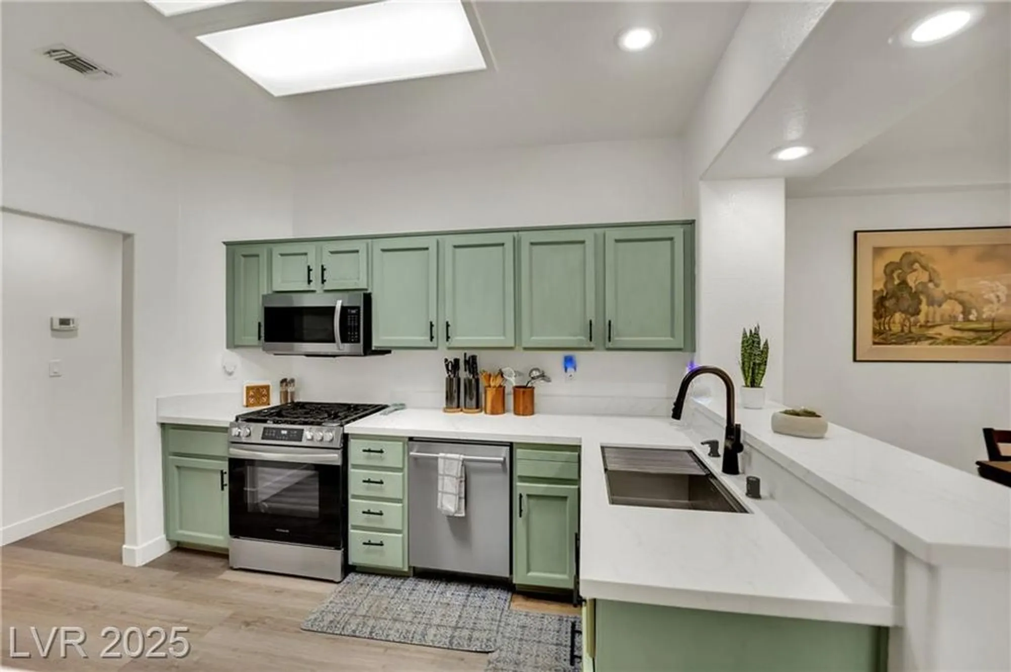 Property Slideshow image 9 of 28 | 2409 indigo valley st, Las Vegas, NV, 89134