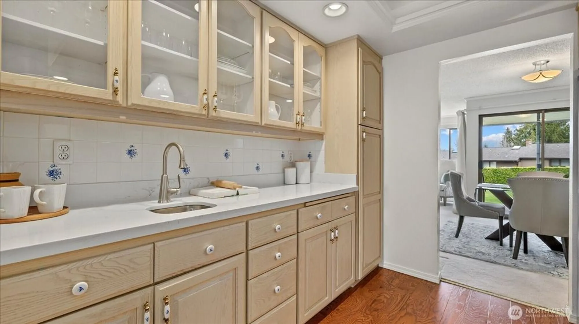 Property Slideshow image 16 of 38 | 10743 glen acres dr s # 10743, Seattle, WA, 98168