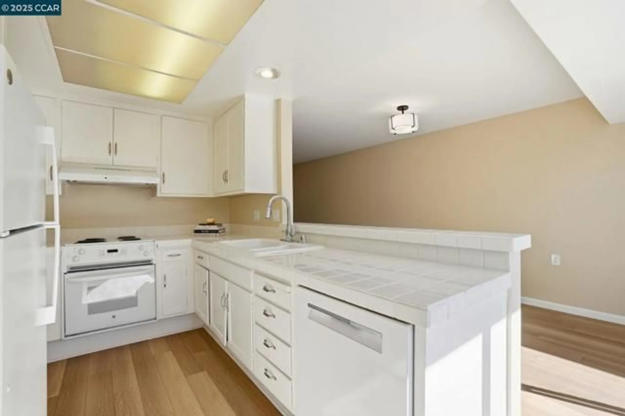 Property Slideshow image 7 of 29 | 2425 pine knoll dr 1, Walnut Creek, CA, 94595