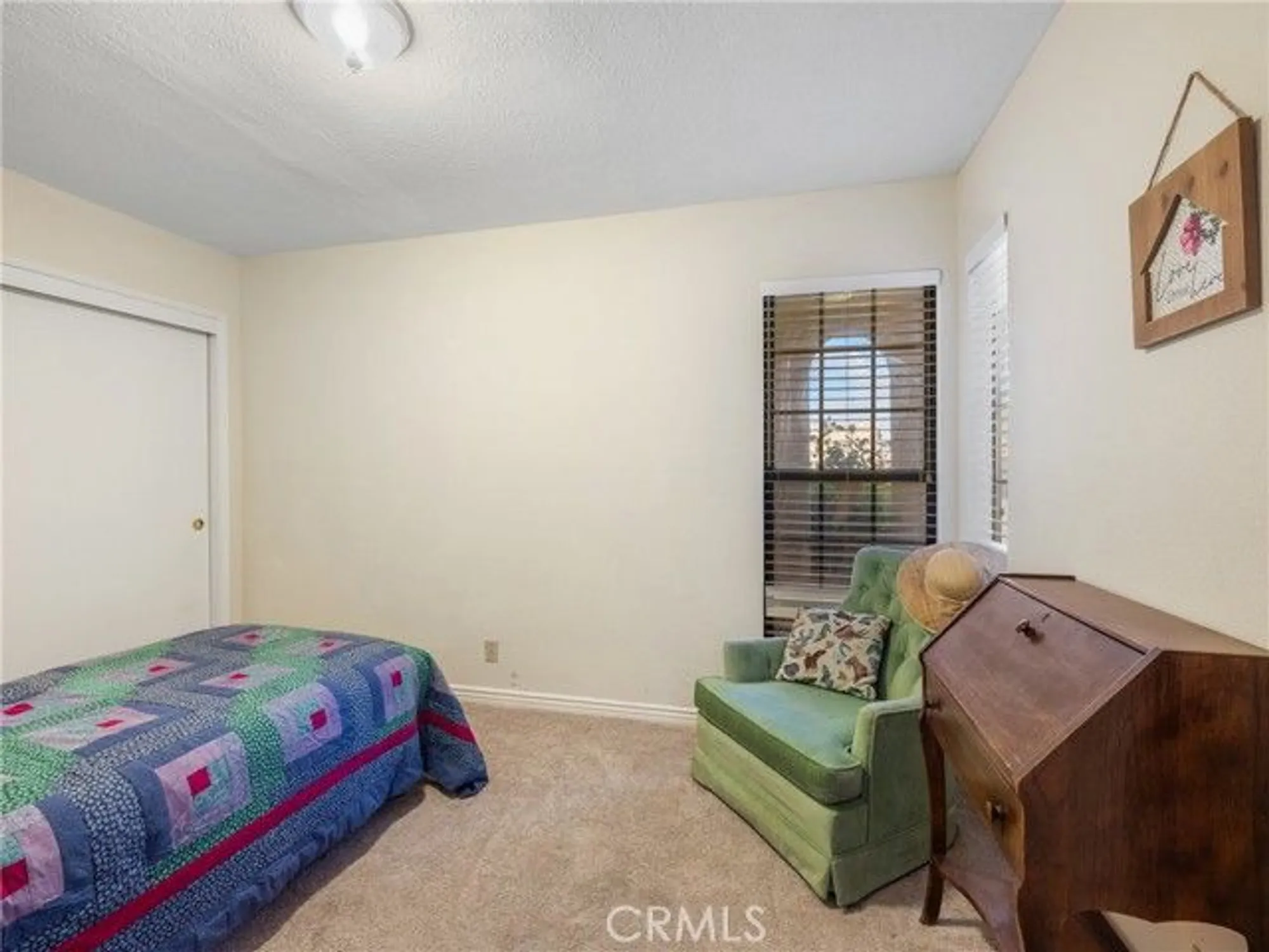 Property Slideshow image 13 of 38 | 11704 juniper dr, Apple Valley, CA, 92308