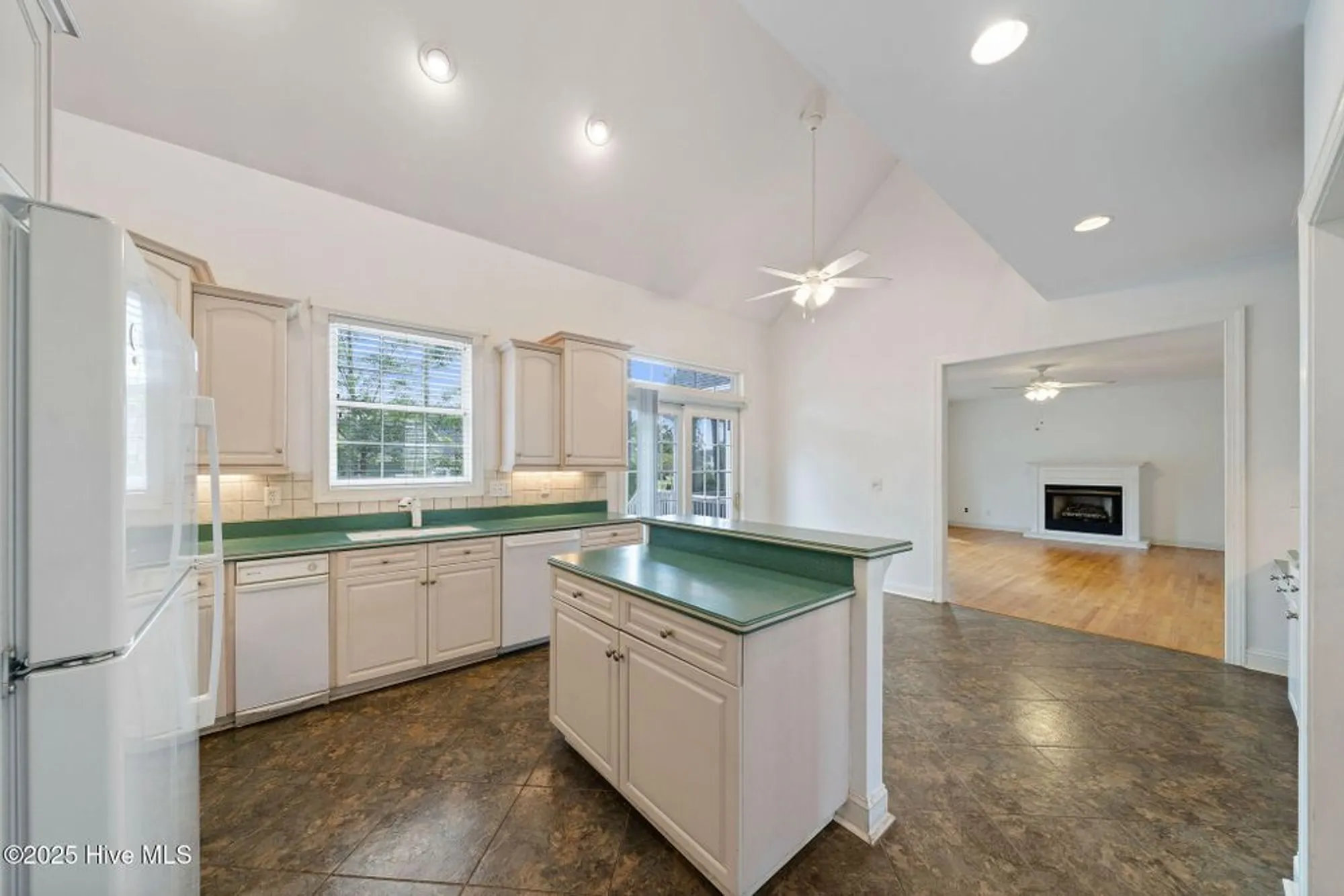 Property Slideshow image 20 of 86 | 4103 kittiwake ct, Southport, NC, 28461