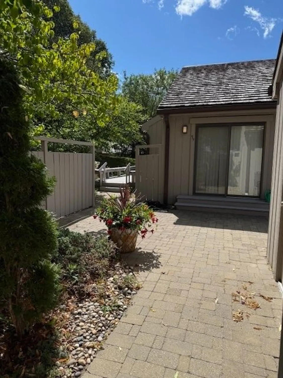 Property Slideshow image 1 of 3 | 59 thornhill ln, Lake Barrington, IL, 60010