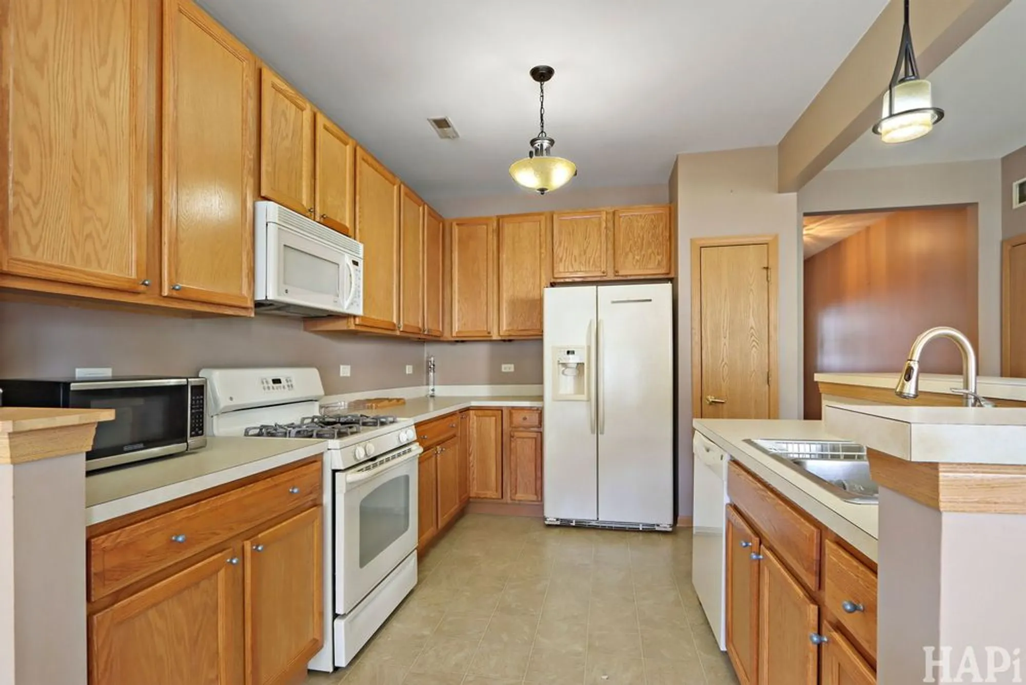 Property Slideshow image 5 of 21 | 13536 hemlock rd, Huntley, IL, 60142