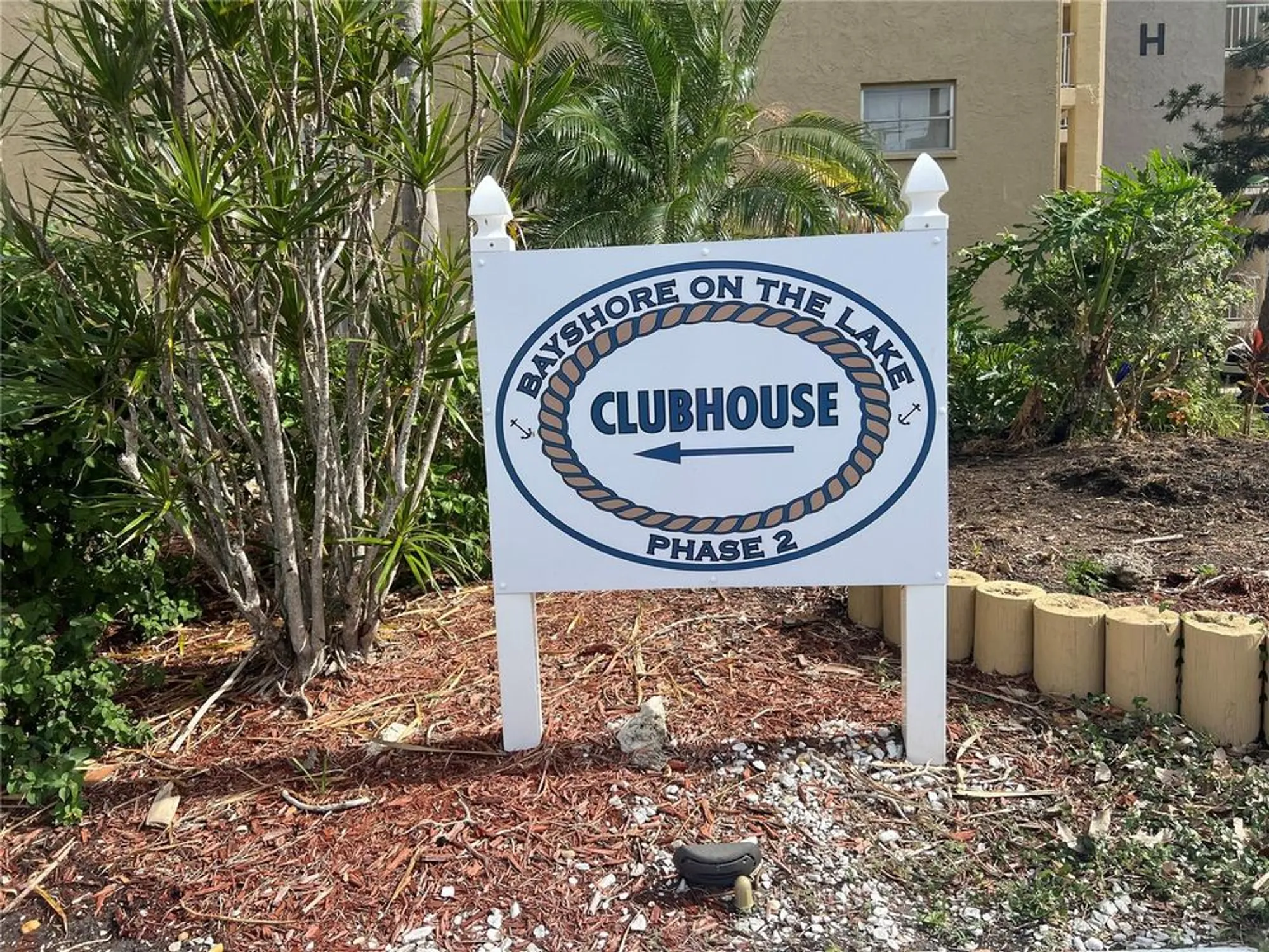 Property Slideshow image 34 of 51 | 3783 lake bayshore dr # h404, Bradenton, FL, 34205