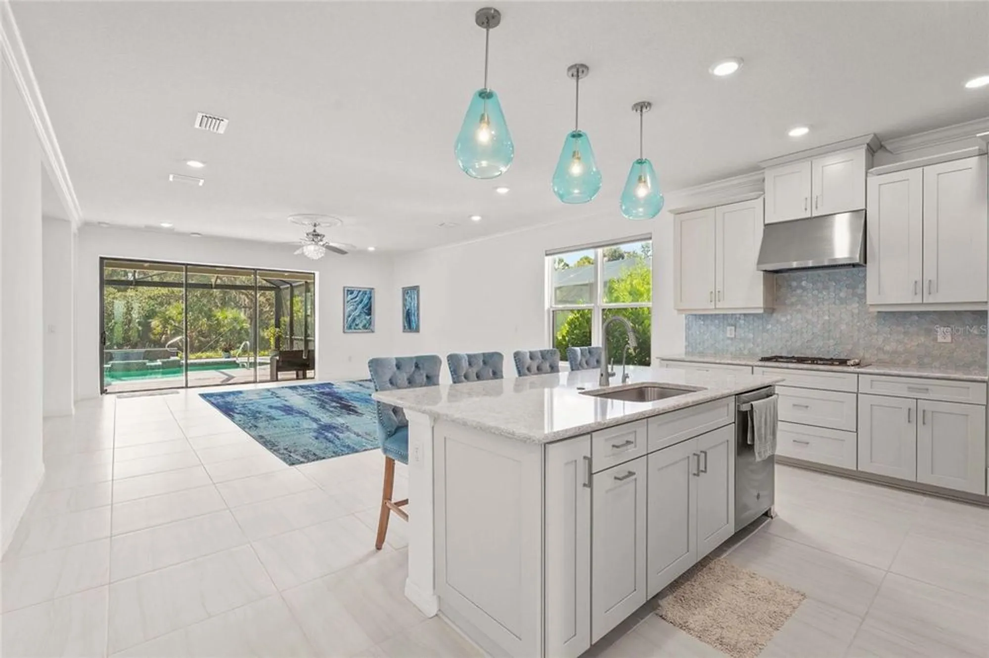 Property Slideshow image 3 of 41 | 10179 milky way cir, Sarasota, FL, 34241