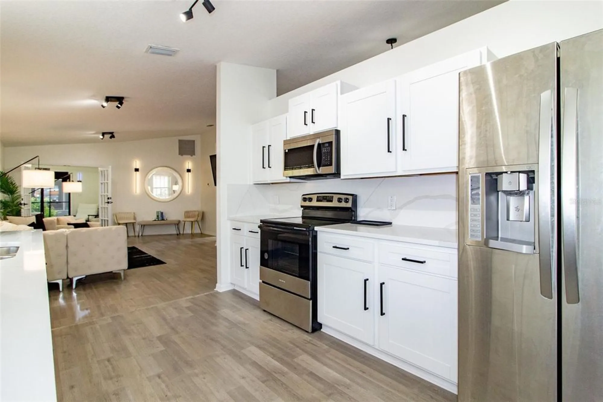 Property Slideshow image 11 of 39 | 669 eagle run, Lakeland, FL, 33809