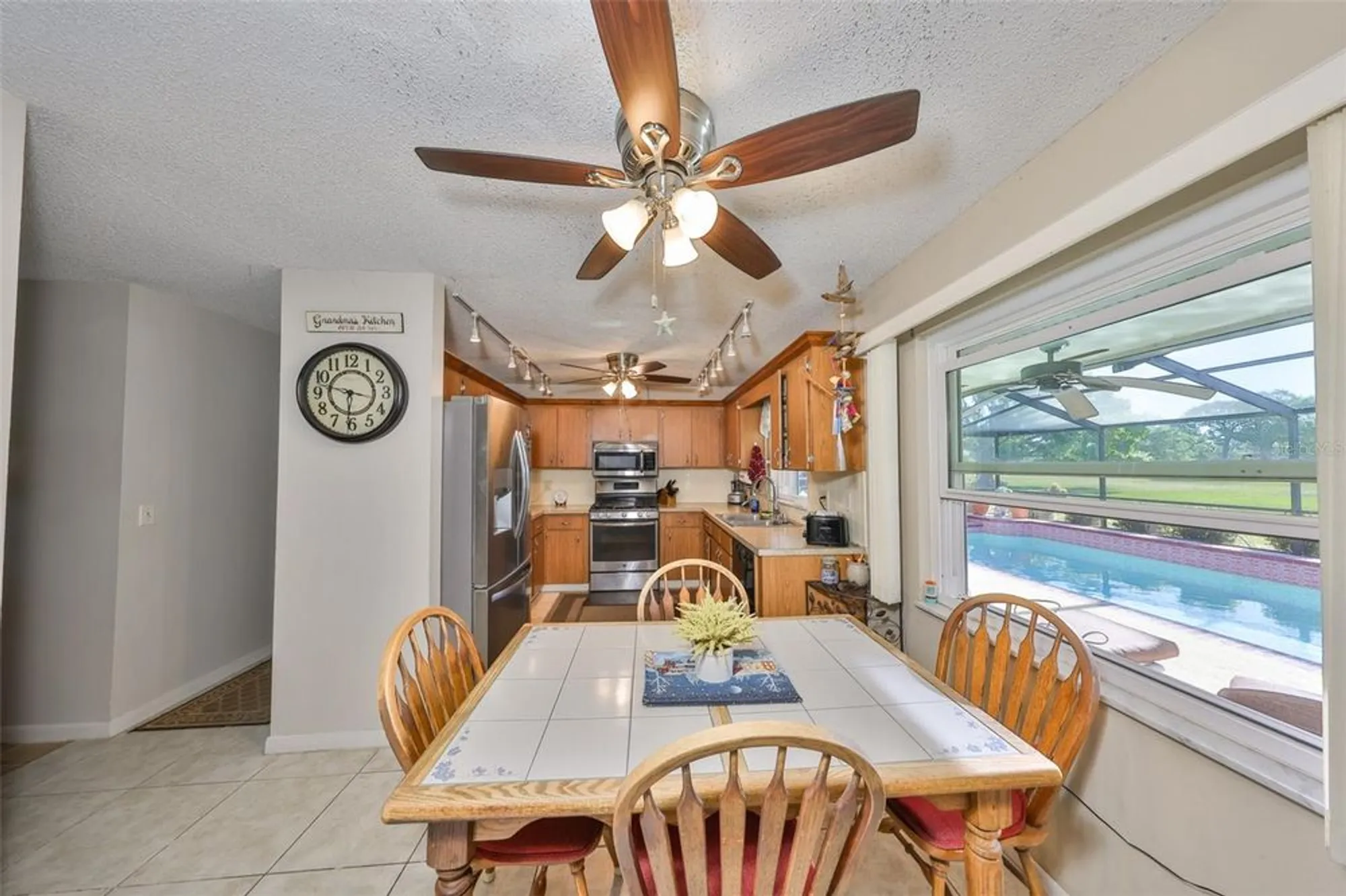 Property Slideshow image 21 of 53 | 672 allegheny dr, Sun City Center, FL, 33573