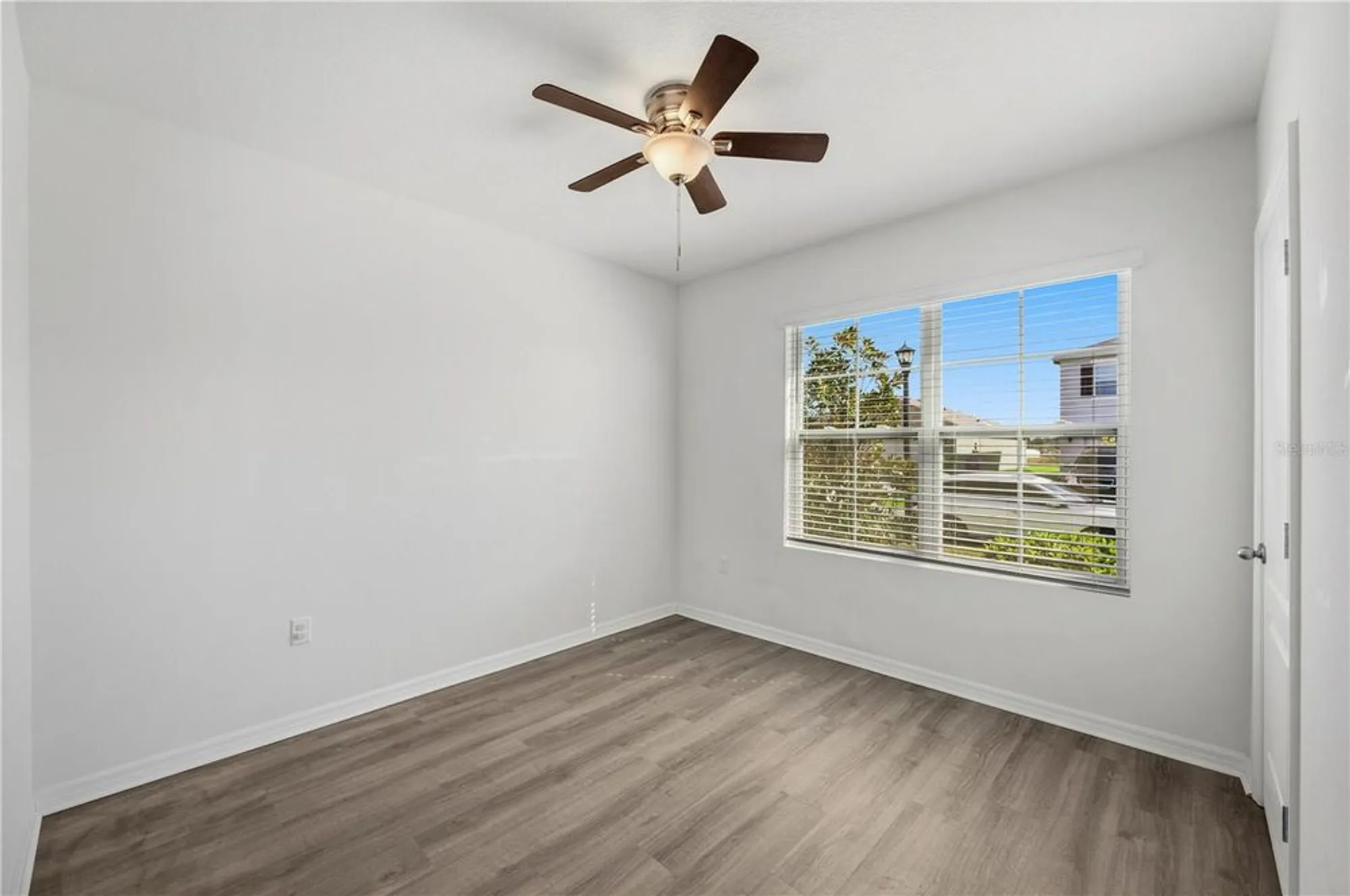 Property Slideshow image 6 of 41 | 2719 grandbury grove rd, Lakeland, FL, 33811