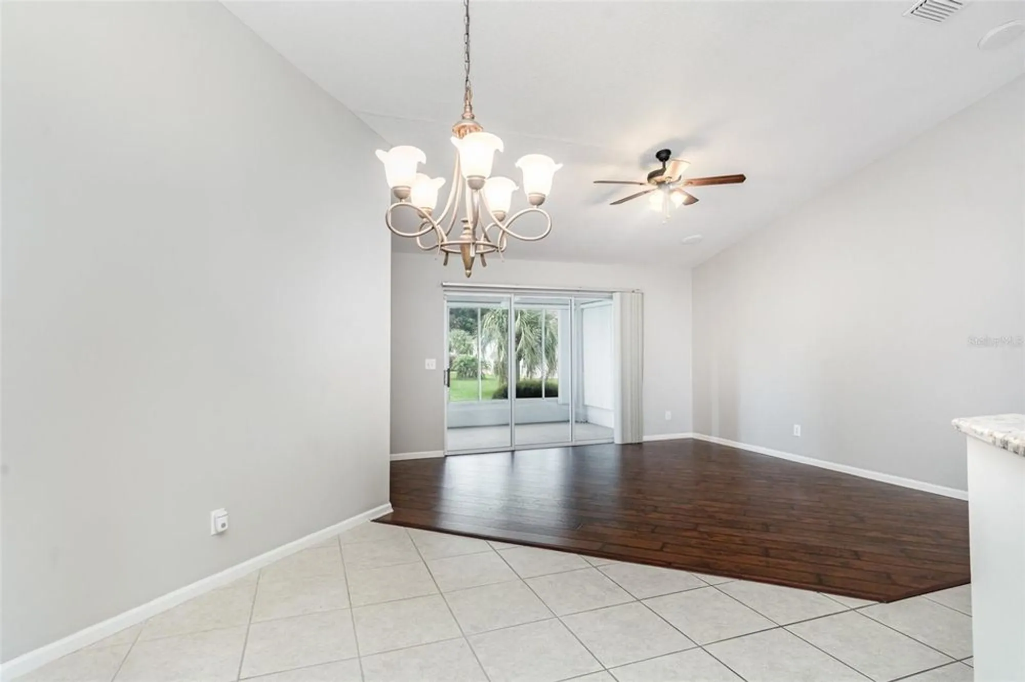 Property Slideshow image 5 of 26 | 5519 nw 25th loop, Ocala, FL, 34482