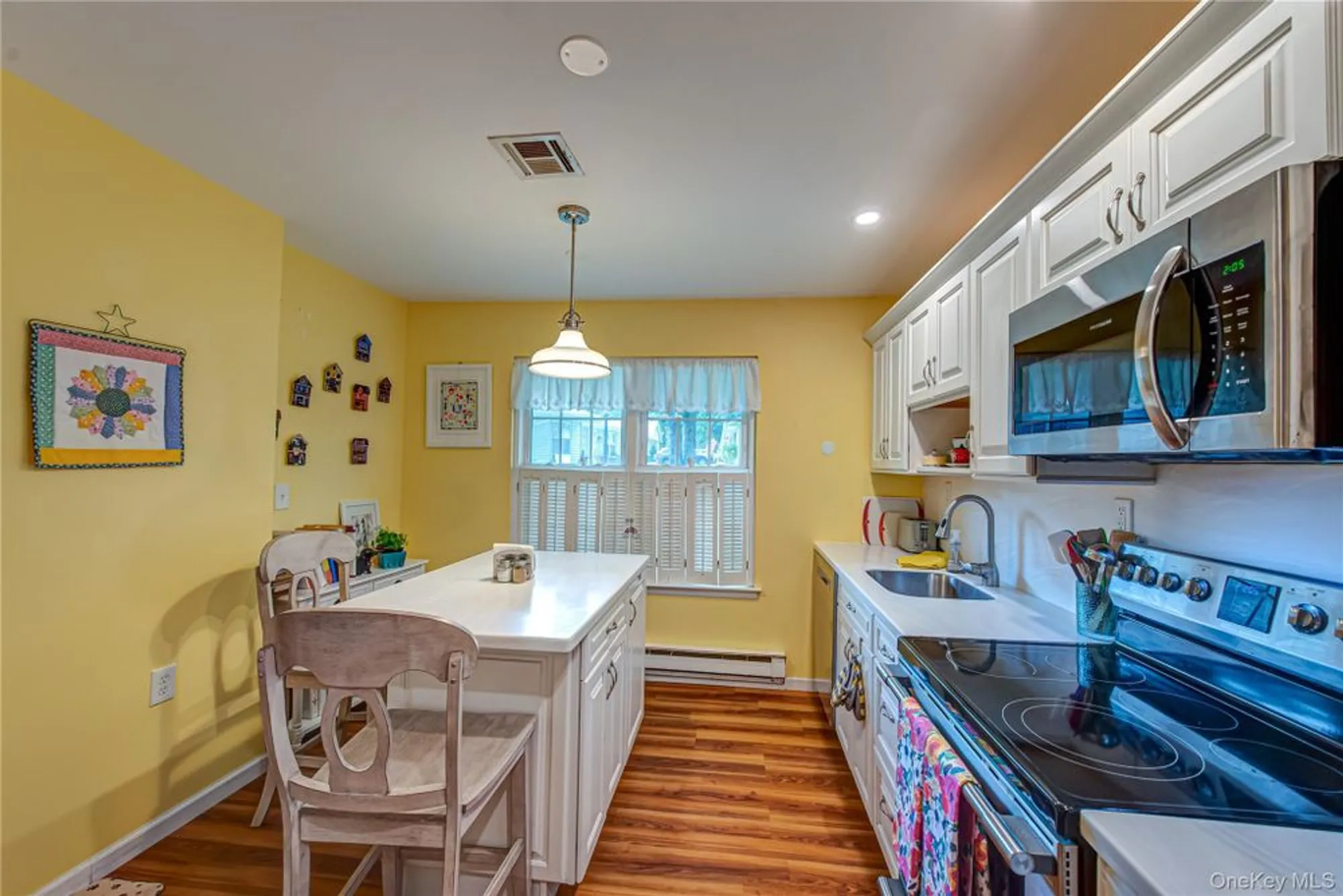 Property Slideshow image 11 of 20 | 350b woodbridge dr 350b, Brookhaven, NY, 11961