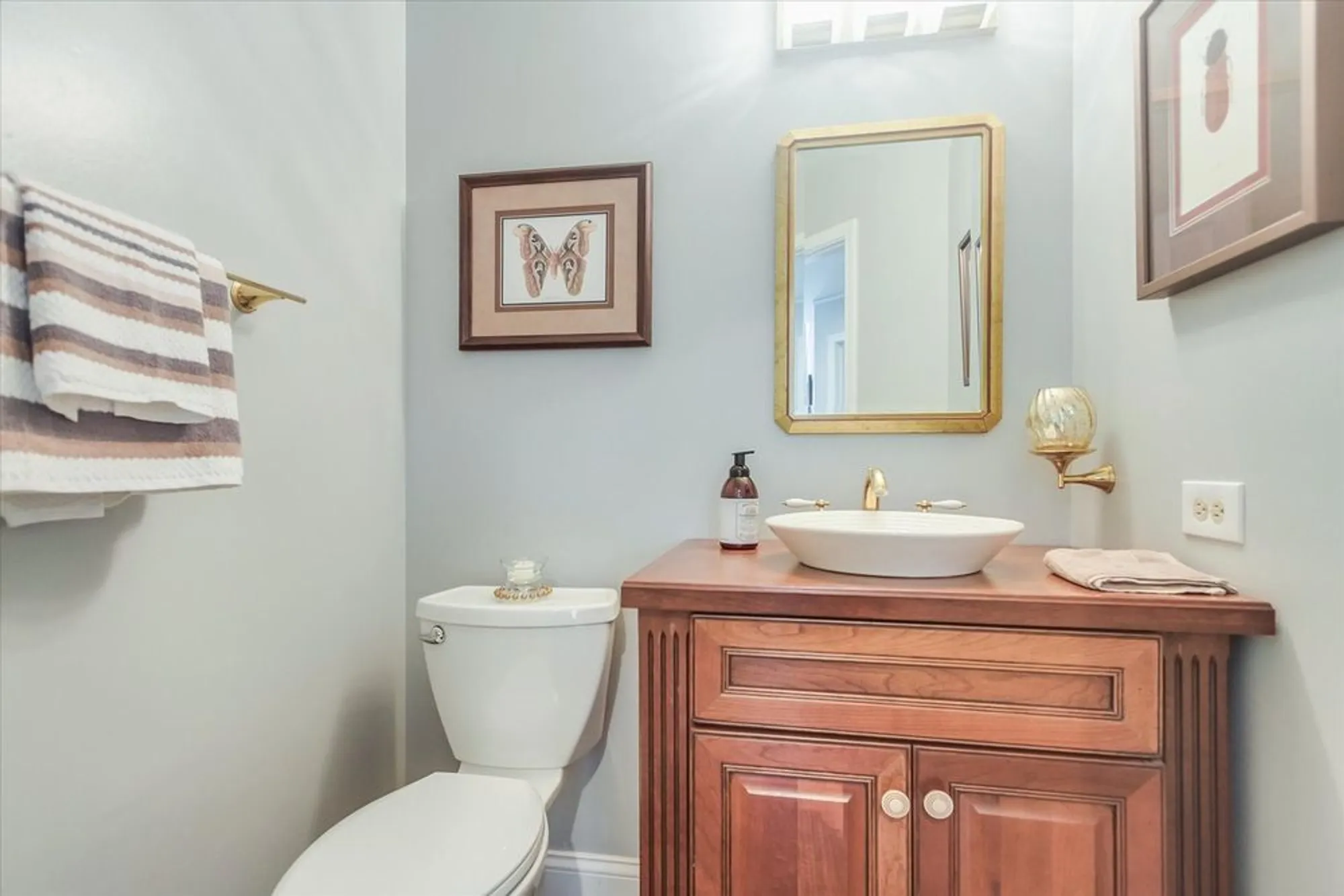 Property Slideshow image 16 of 42 | 970 longmeadow ct, Lake Barrington, IL, 60010