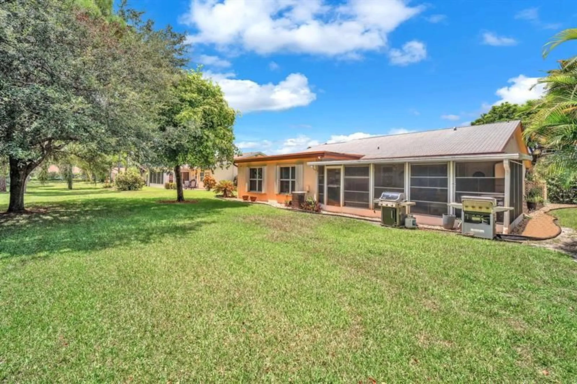 Property Slideshow image 4 of 36 | 6104 rainbow cir, Greenacres, FL, 33463