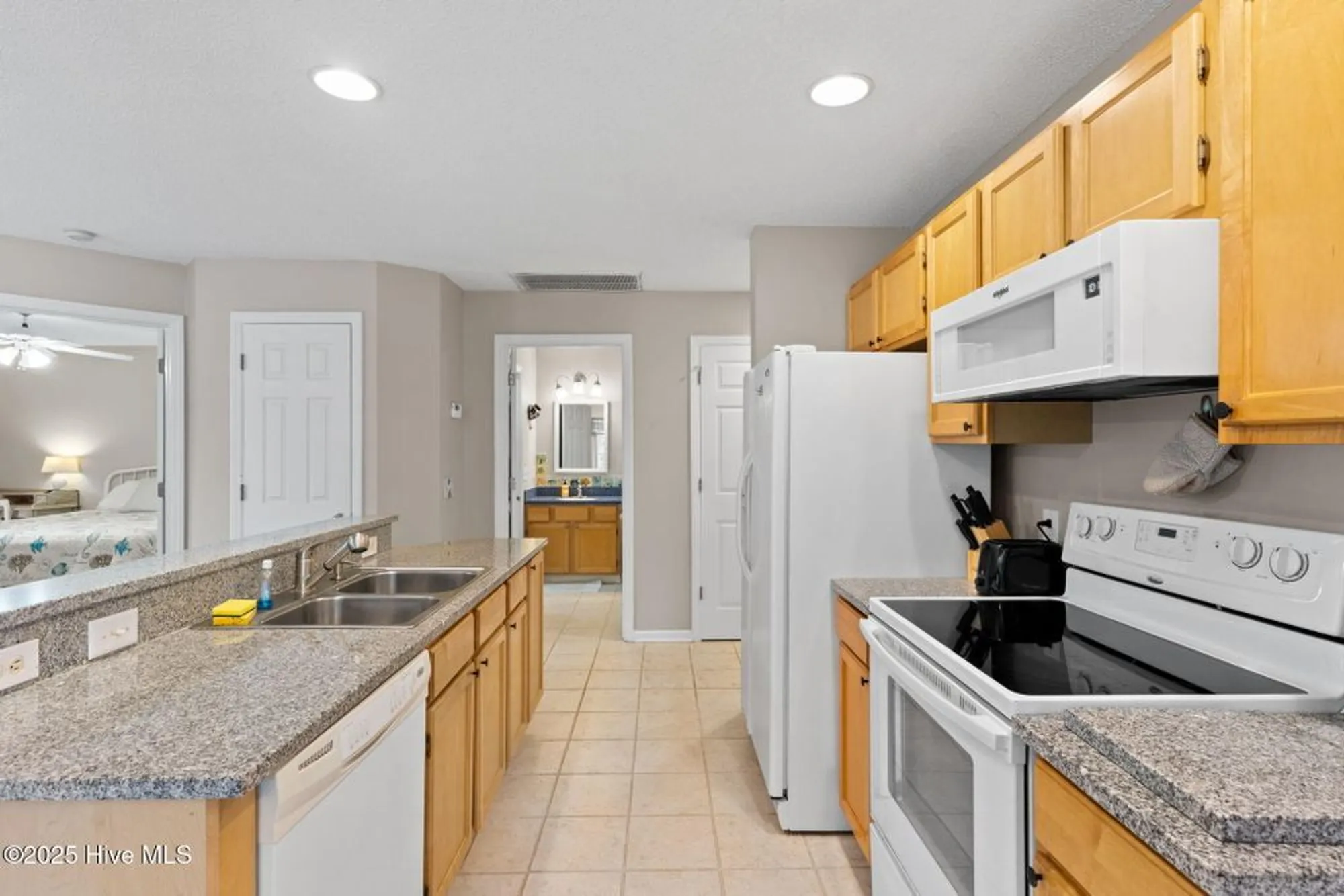 Property Slideshow image 13 of 90 | 3030 marsh winds cir 1005, Southport, NC, 28461