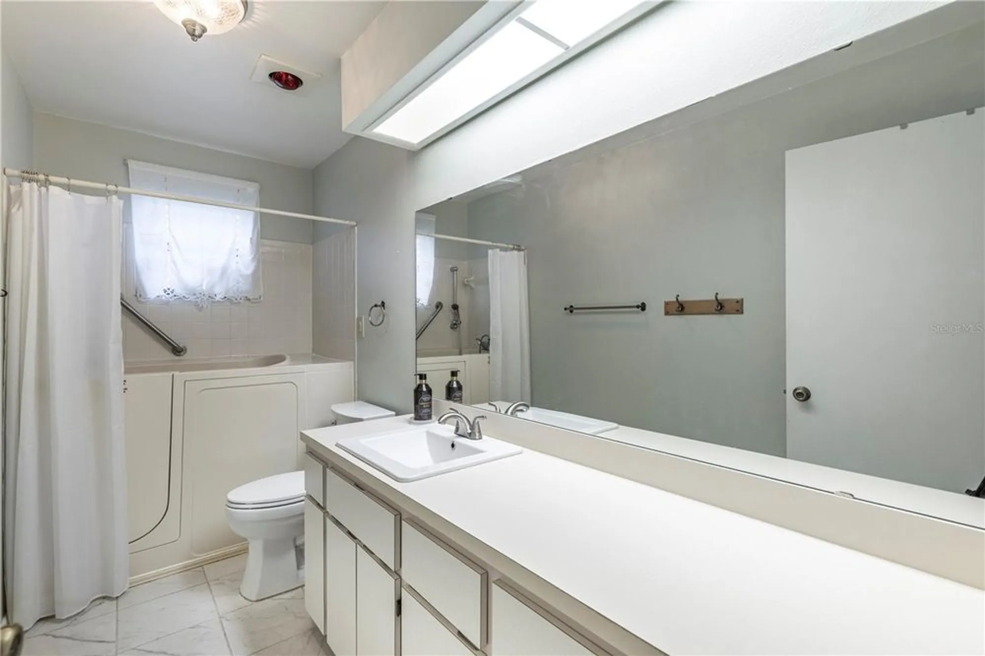 Property Slideshow image 22 of 33 | 803 dundee cir, Leesburg, FL, 34788